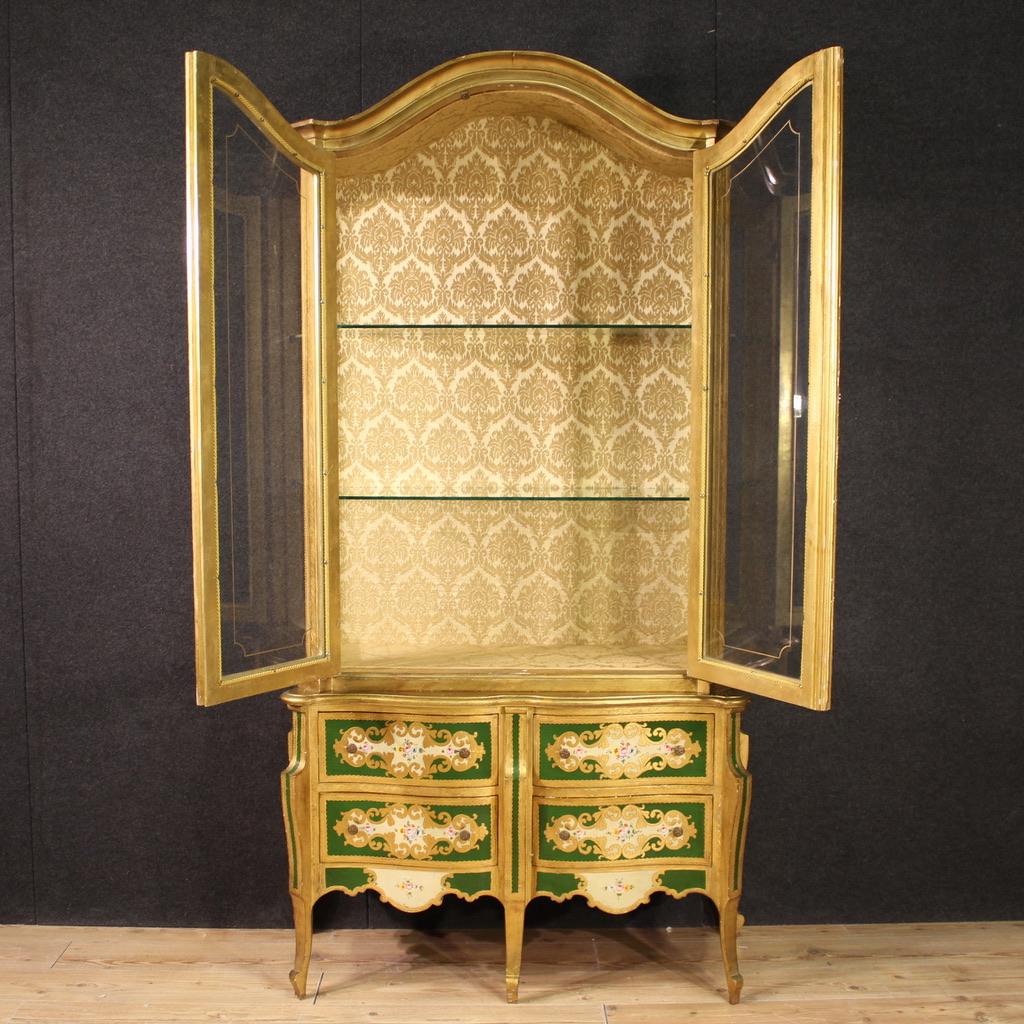 20th Century Lacquered, Painted and Gold Wood Florentine Vitrine, 1960 in vendita 5