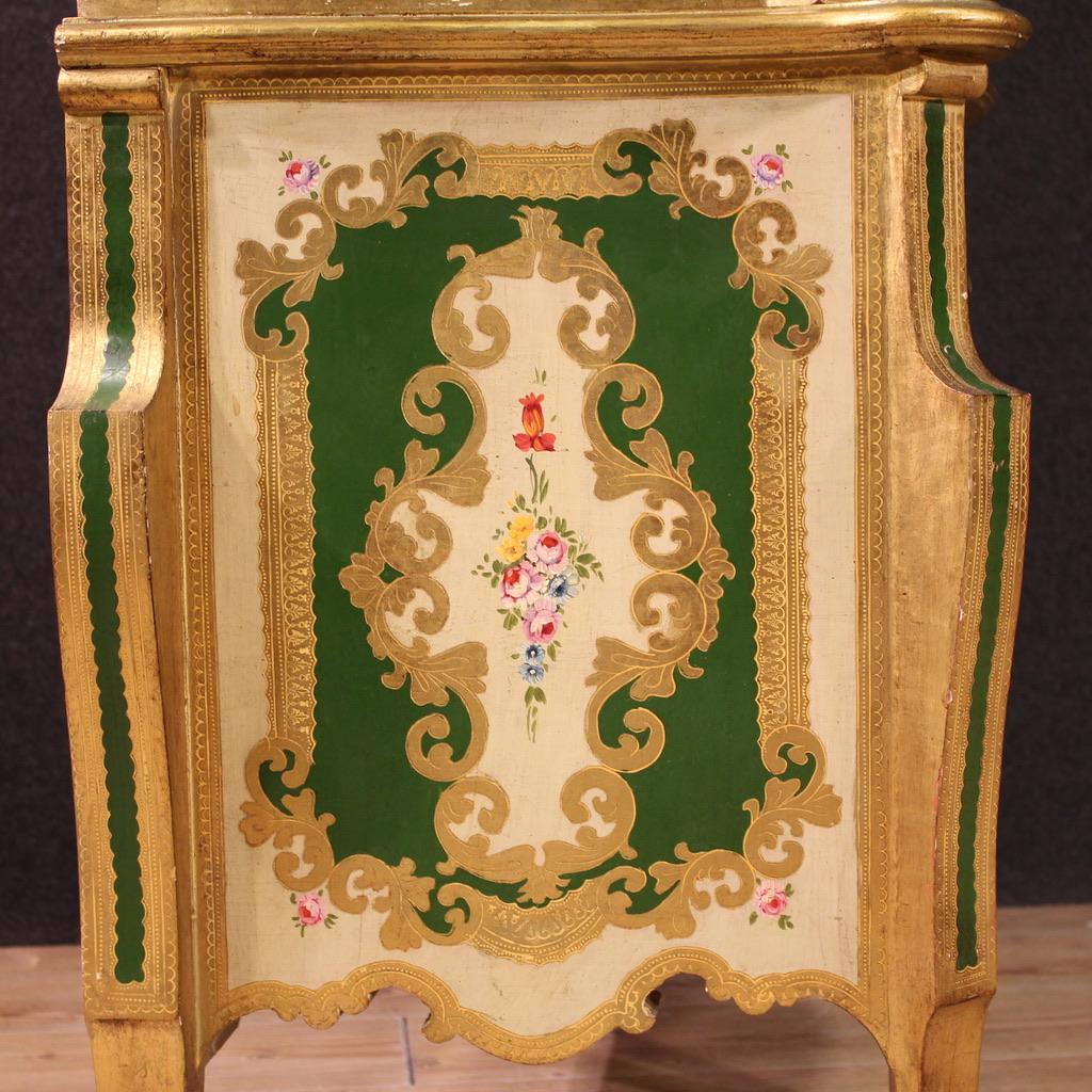20th Century Lacquered, Painted and Gold Wood Florentine Vitrine, 1960 in vendita 2