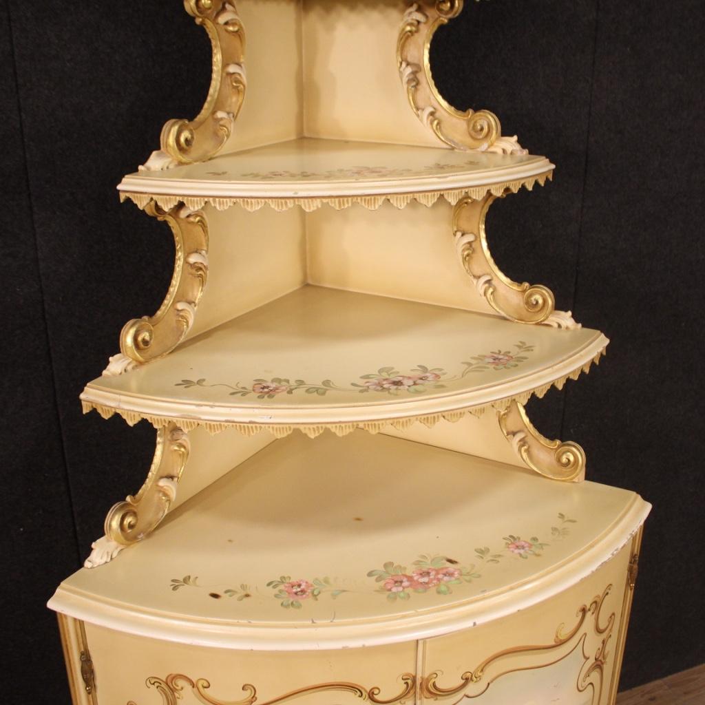 Mid-20th Century 20th Century Lacquered Painted and Gold Wood Italian Corner Cabinet, 1960 en vente