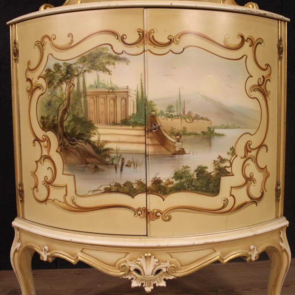 20th Century Lacquered Painted and Gold Wood Italian Corner Cabinet, 1960 en vente 1