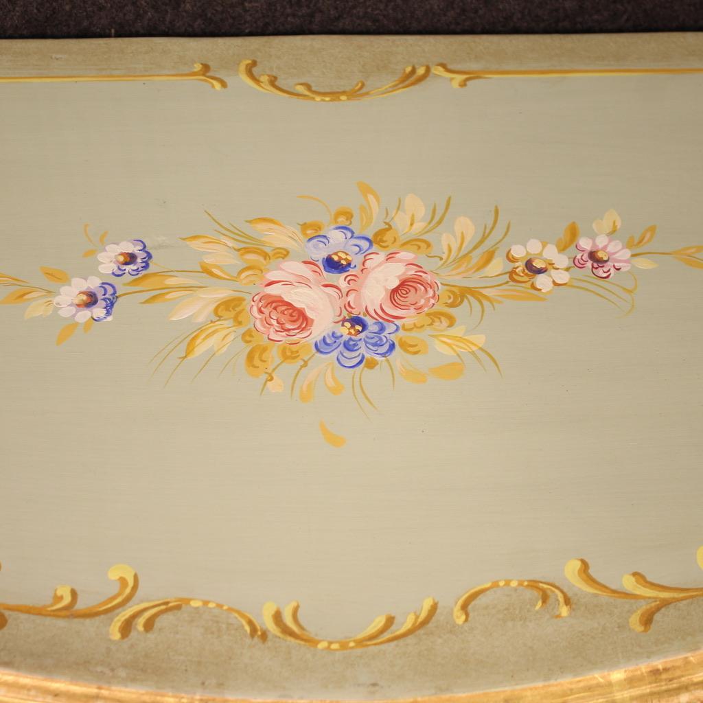 Comò veneziano del XX secolo laccato, dipinto e in legno dorato, 1950 in vendita 5