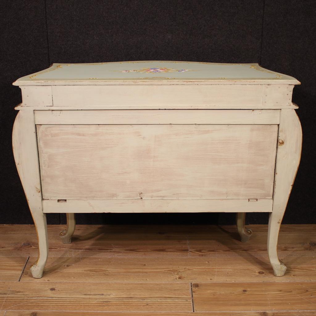 Comò veneziano del XX secolo laccato, dipinto e in legno dorato, 1950 in vendita 1