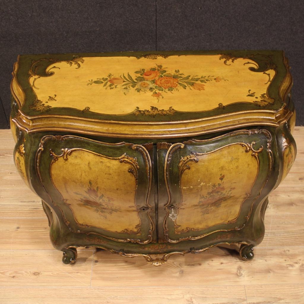 20th Century Lacquered Painted Gold Wood Venetian Sideboard, 1930 In Good Condition In Vicoforte, Piedmont