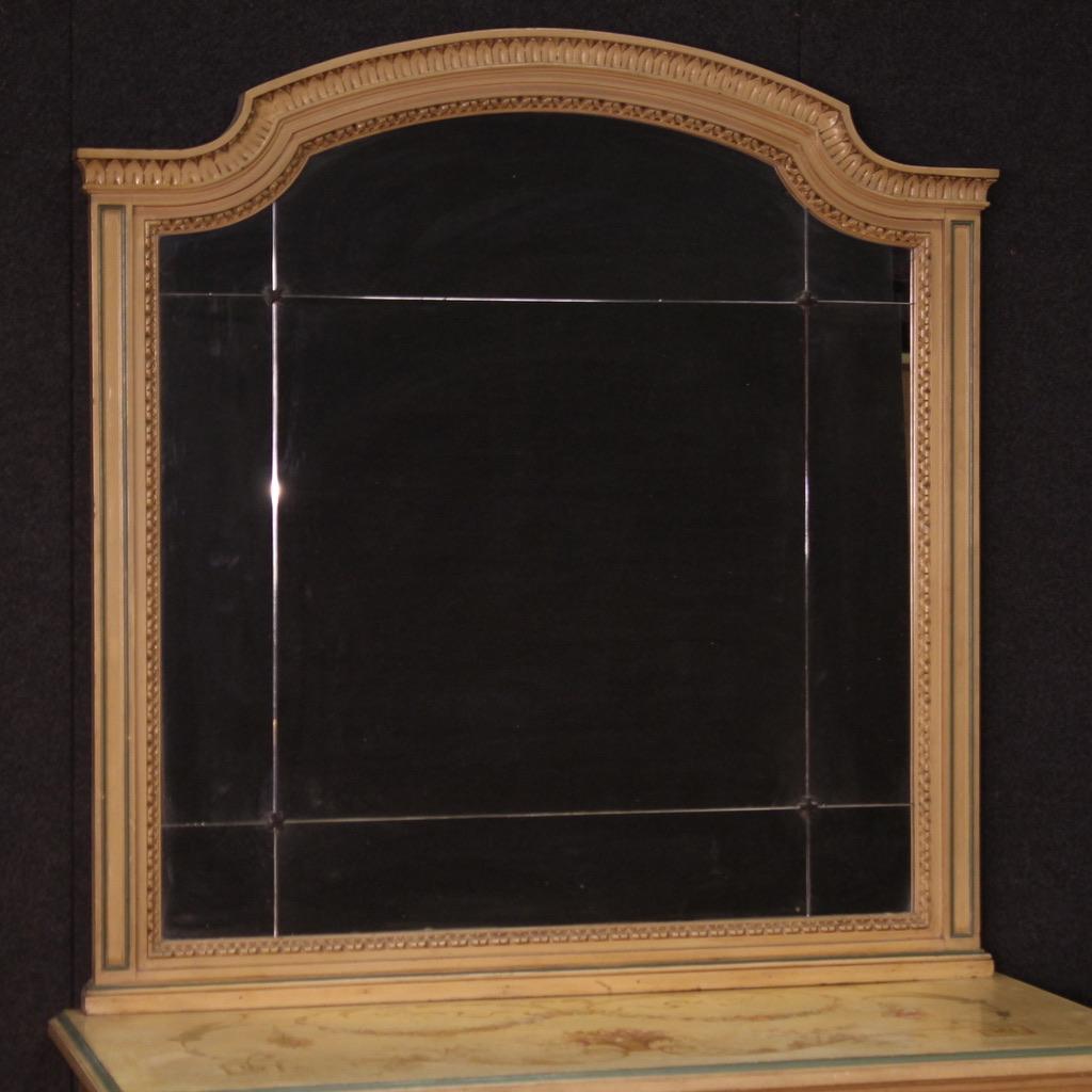 lackierter Holzspiegel des 20. Jahrhunderts Italienische Kommode im Louis-XVI-Stil, 1960 im Zustand „Gut“ im Angebot in Vicoforte, Piedmont