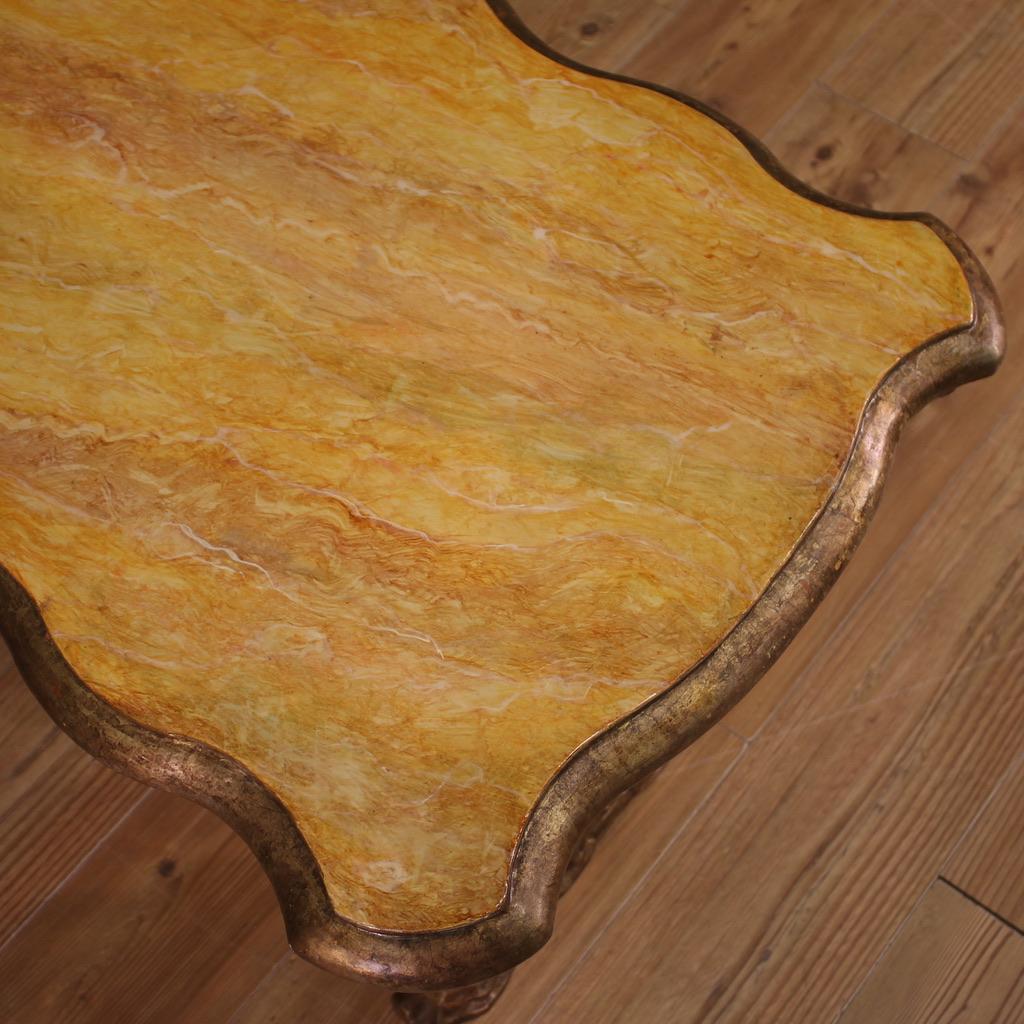 Table basse vénitienne en bois peint et laqué du XXe siècle, 1950 en vente 1