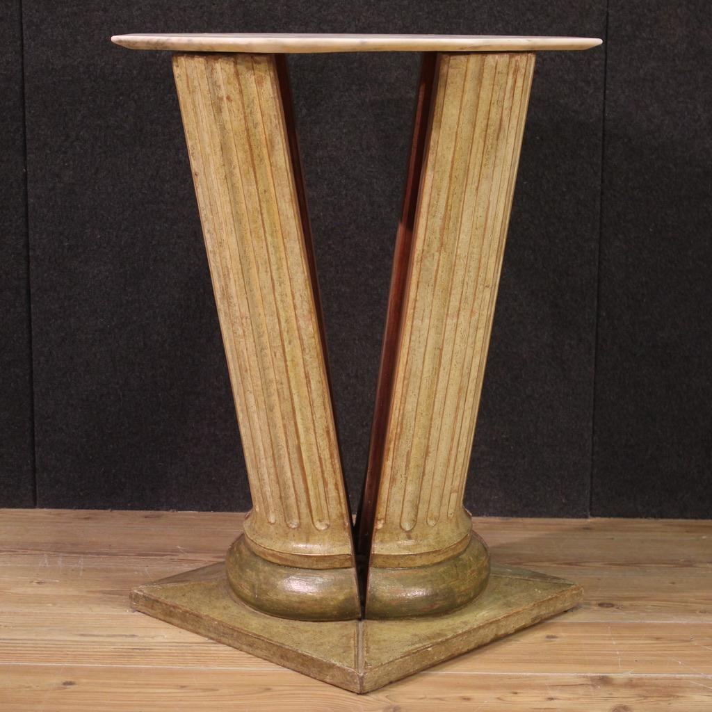 Onice 20th Century Lacquered Wood and Onyx Top Italian Side Table, 1970 in vendita
