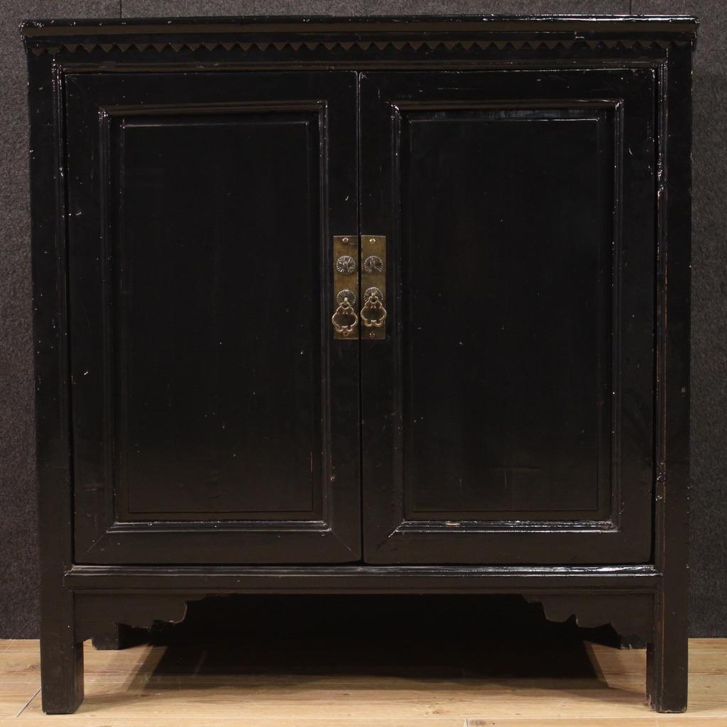 20th Century Lacquered Wood Chinese Sideboard, 1950s In Good Condition For Sale In Vicoforte, Piedmont