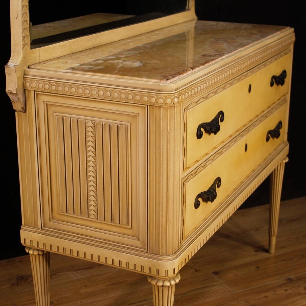 Commode italienne du 20ème siècle en bois laqué avec plateau en onyx et miroir, 1960 3