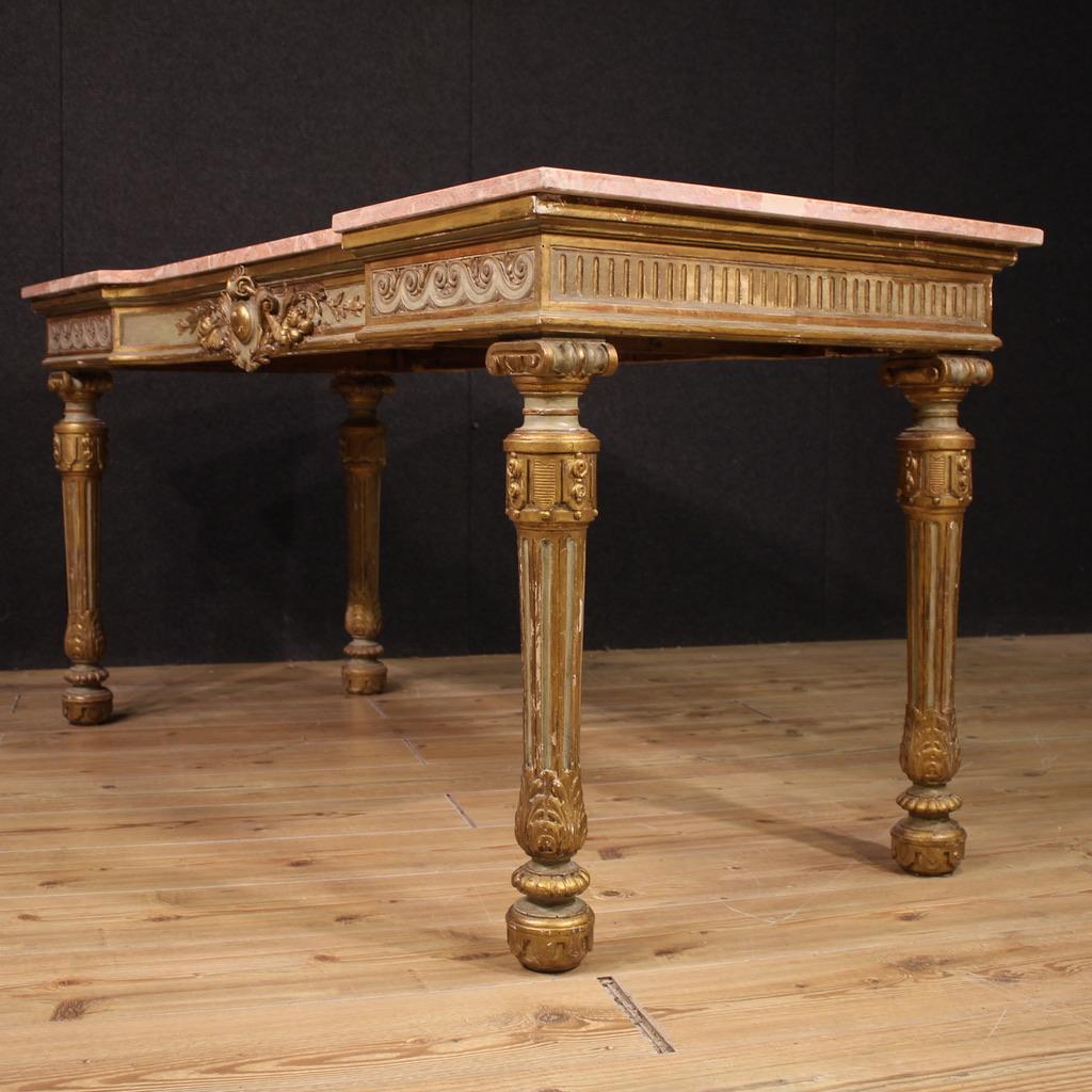 Console italienne de style Louis XVI en bois laqué du 20ème siècle avec plateau en marbre en vente 5