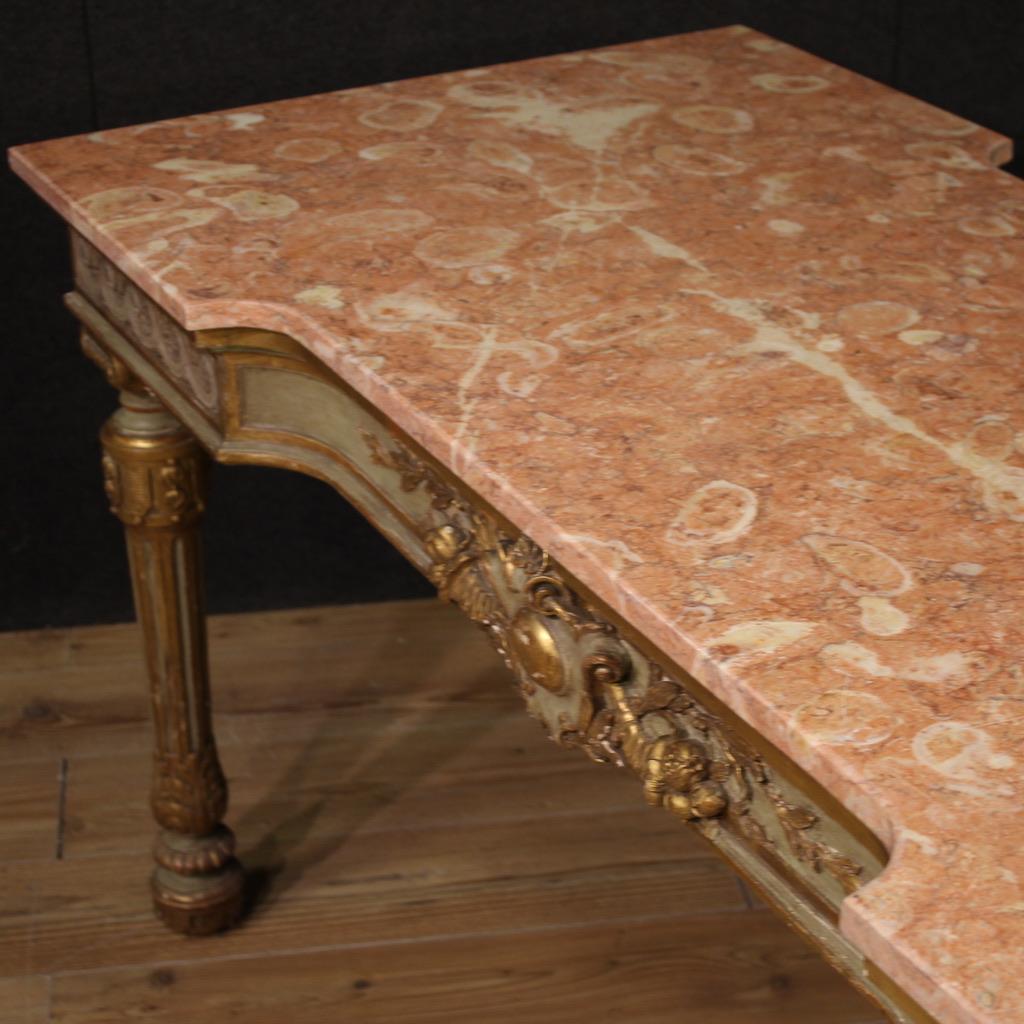 Console italienne de style Louis XVI en bois laqué du 20ème siècle avec plateau en marbre en vente 6