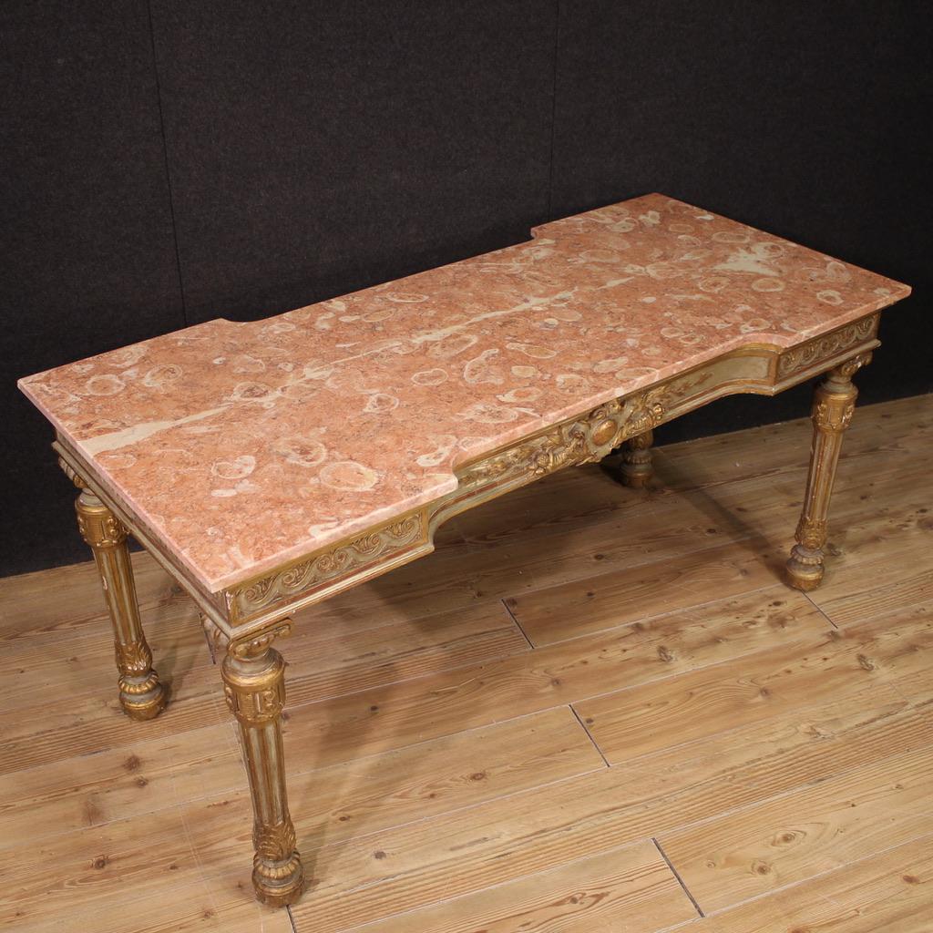 Marbre Console italienne de style Louis XVI en bois laqué du 20ème siècle avec plateau en marbre en vente