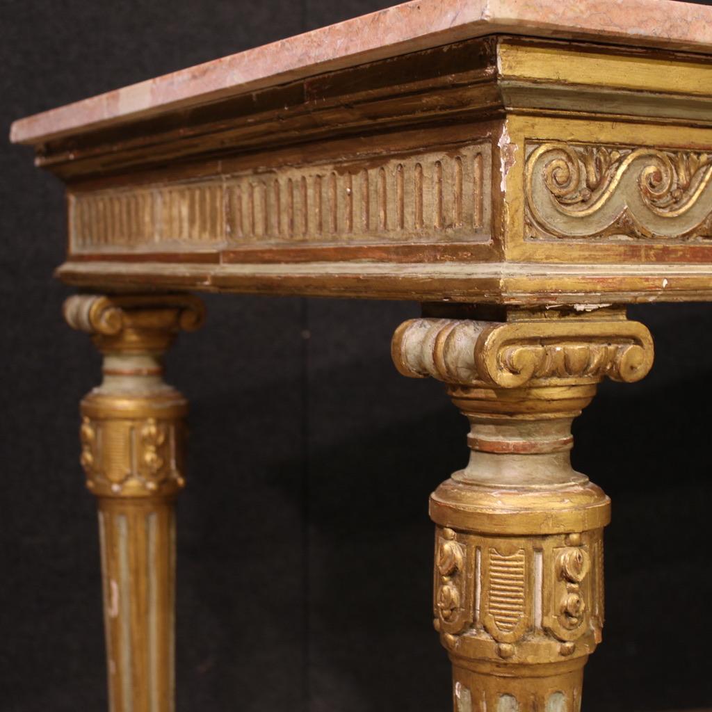 Console italienne de style Louis XVI en bois laqué du 20ème siècle avec plateau en marbre en vente 3