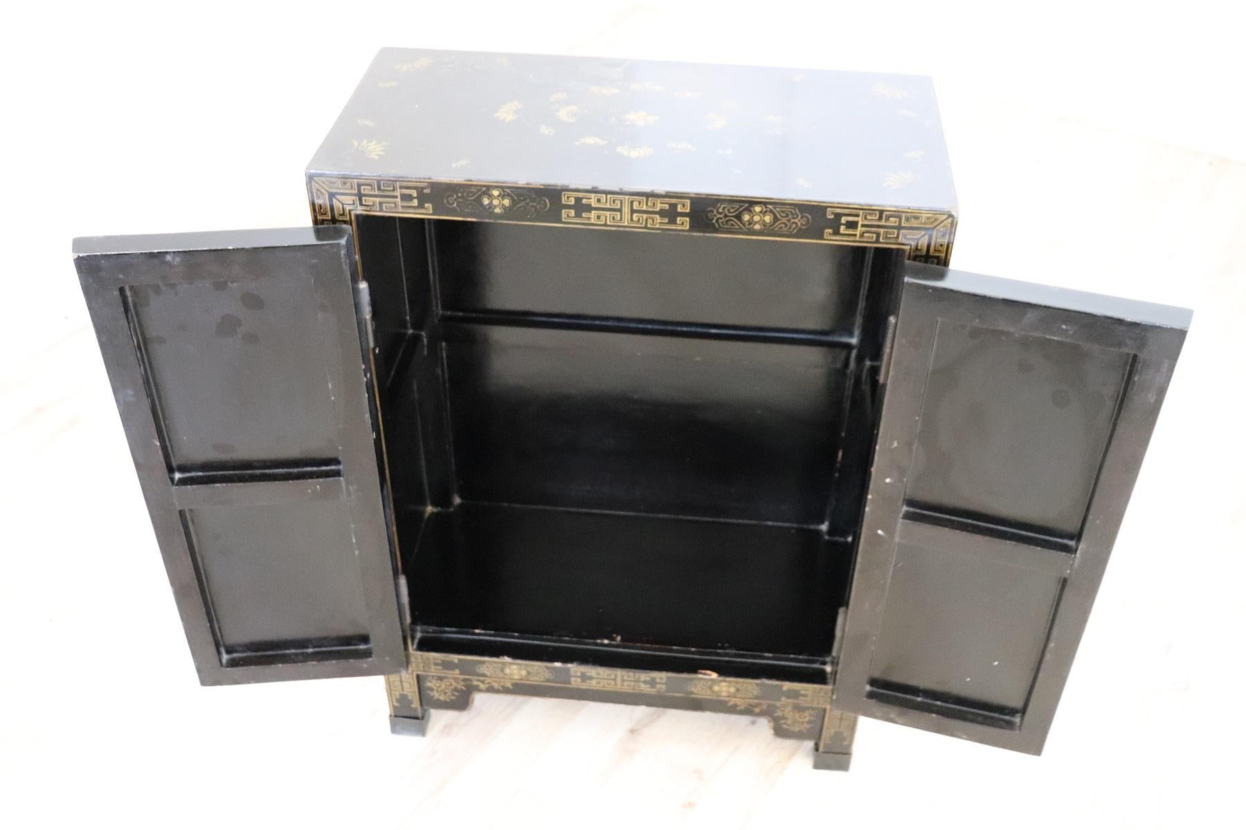 20th Century Lacquered Wood Small Cabinet with Chinoiserie Soapstone Decorations 7