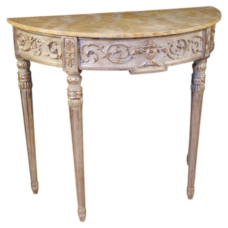 console italienne en bois laqué et argenté de style Louis XVI du 20e siècle
