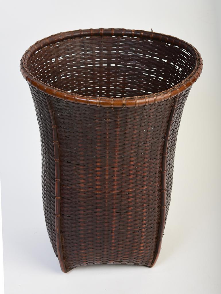 Laos bamboo basket with nice design.

Age: Laos, 20th Century
Size: Height 27 C.M. / Width 21.6 C.M.
Condition: Nice condition overall.

100% Satisfaction and Authenticity Guaranteed with FREE 