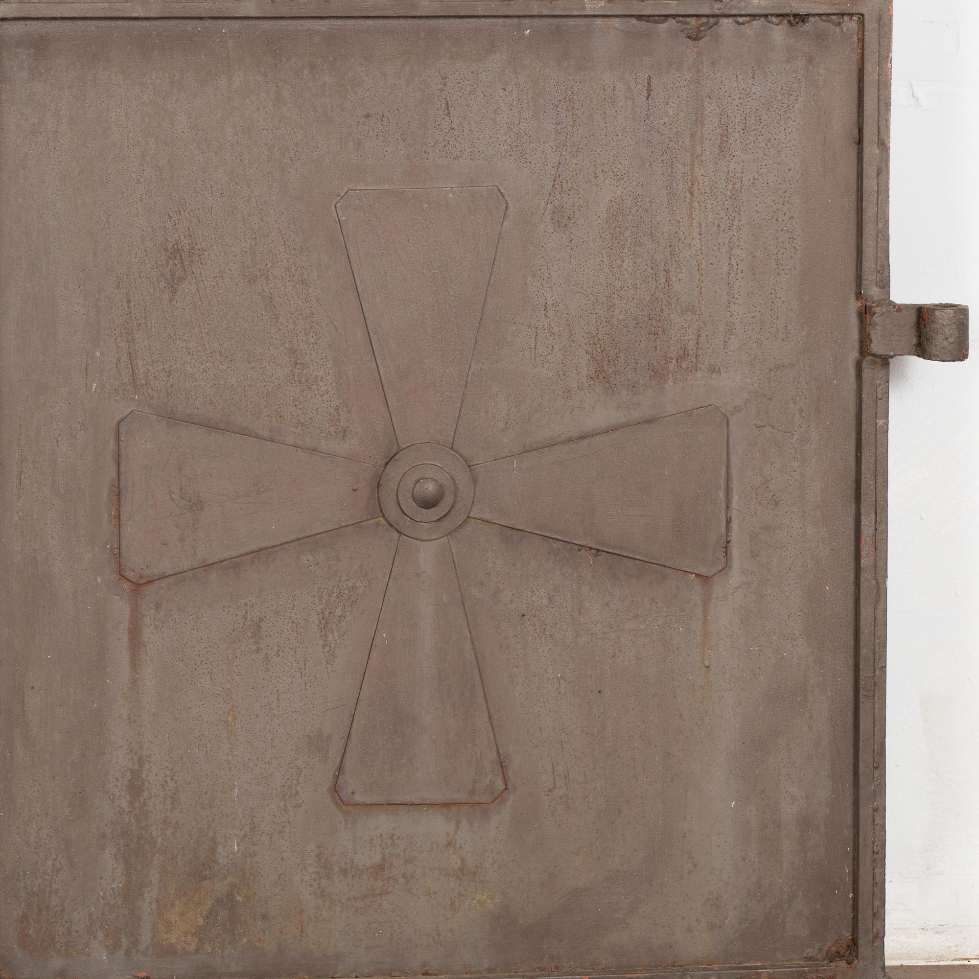 20th Century Large Arched Iron Gate Doors, Hungary 8