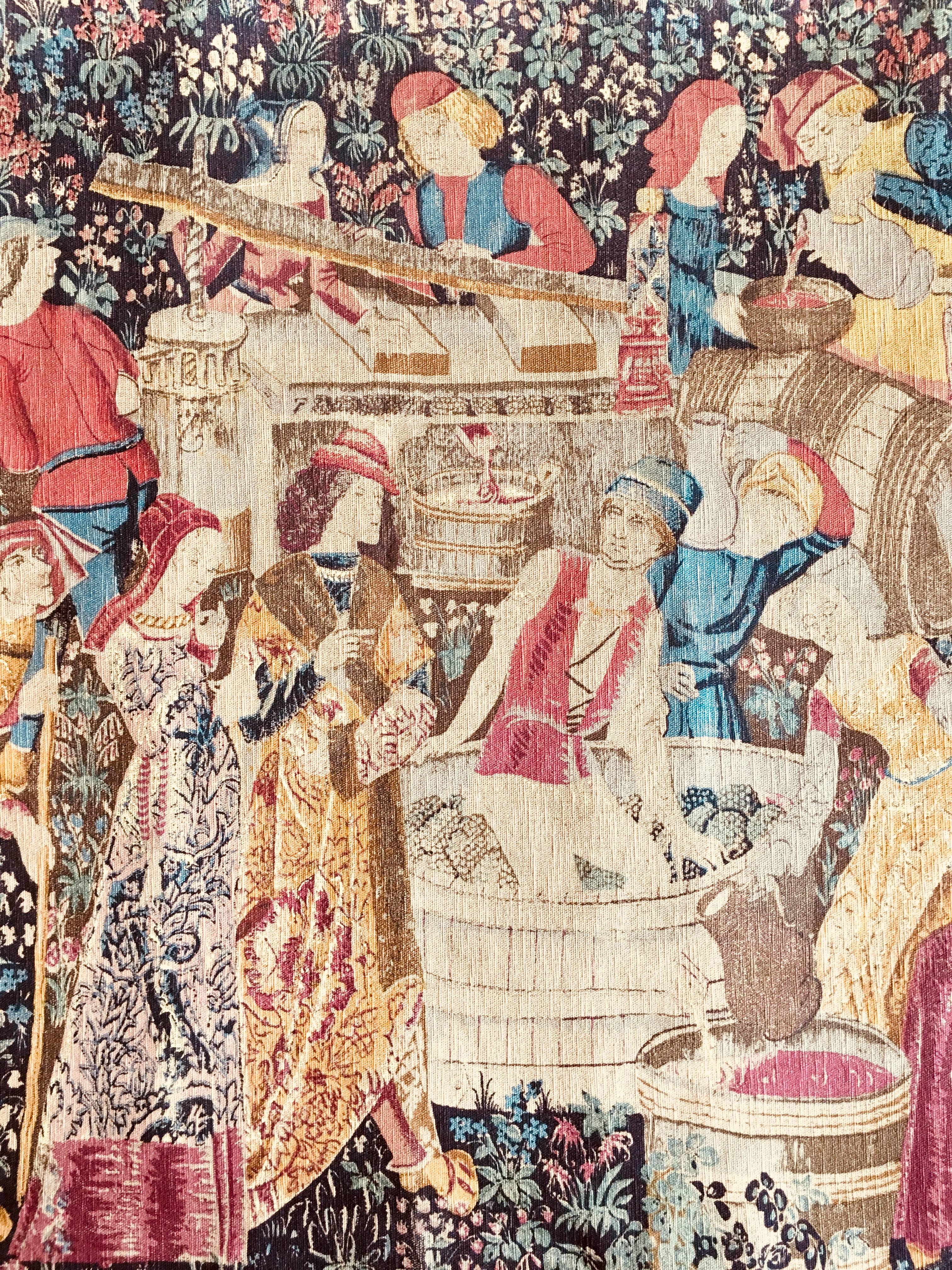 Grande tapisserie de l'atelier Artis flora du début du 20ème siècle basée sur une tapisserie du 15ème siècle appelée 