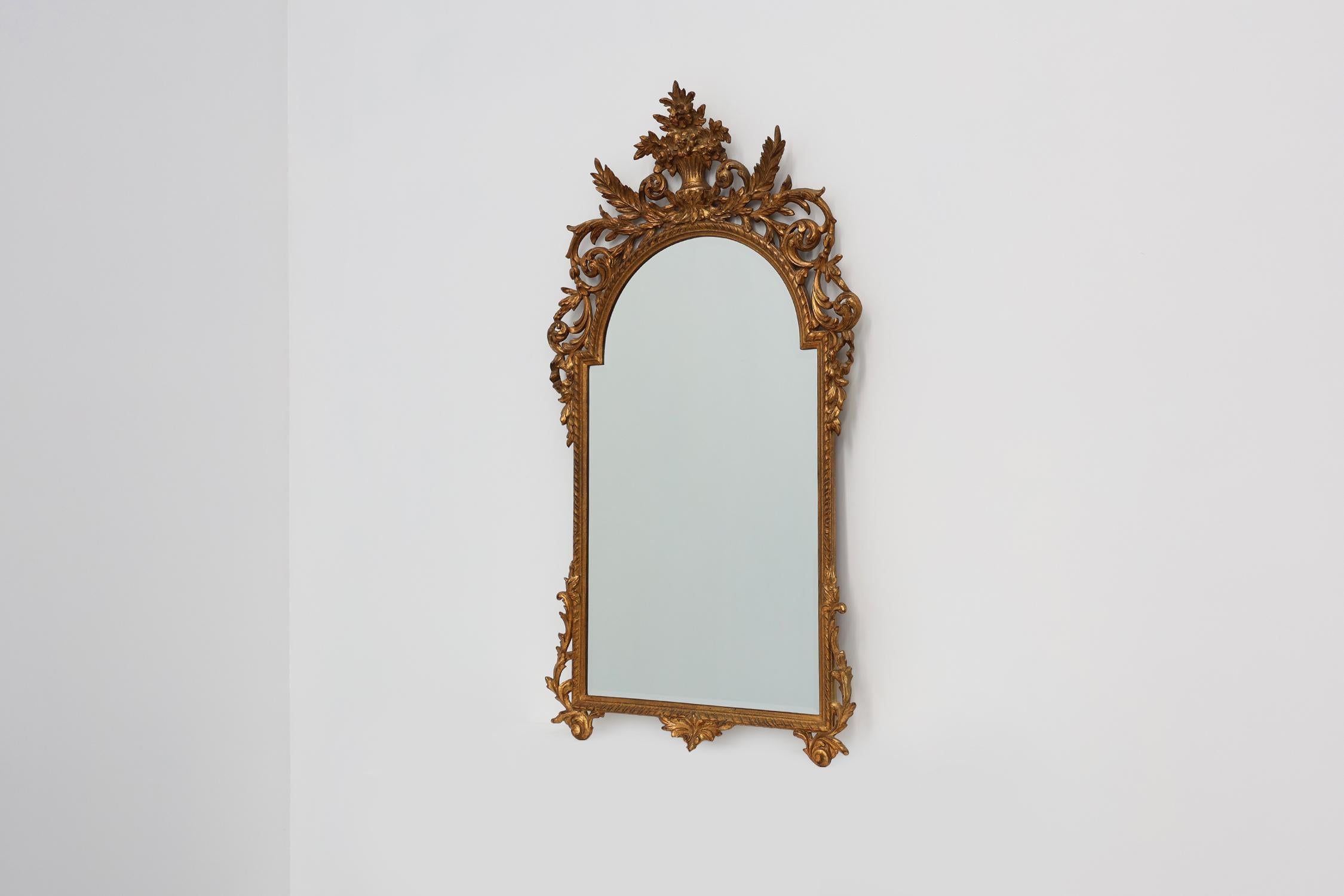 Milieu du XXe siècle 20ème siècle Grand miroir baroque doré par Deknudt, Belgique en vente