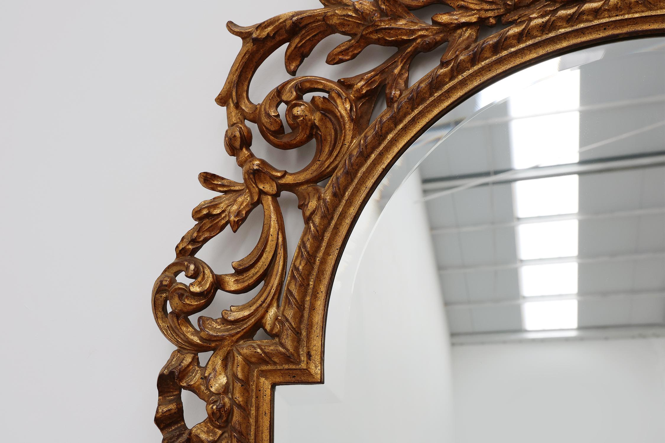 20ème siècle Grand miroir baroque doré par Deknudt, Belgique en vente 1