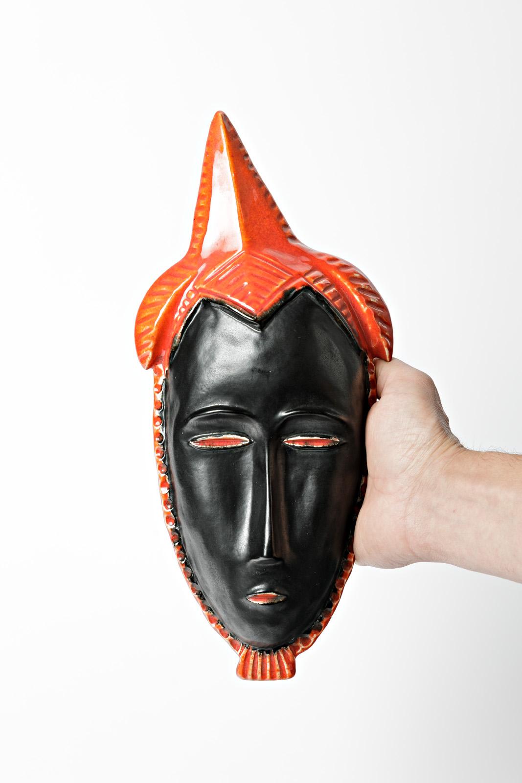 20th Century Large Black and Orange Ceramic Mask by Missy Annecy, circa 1950 For Sale 1