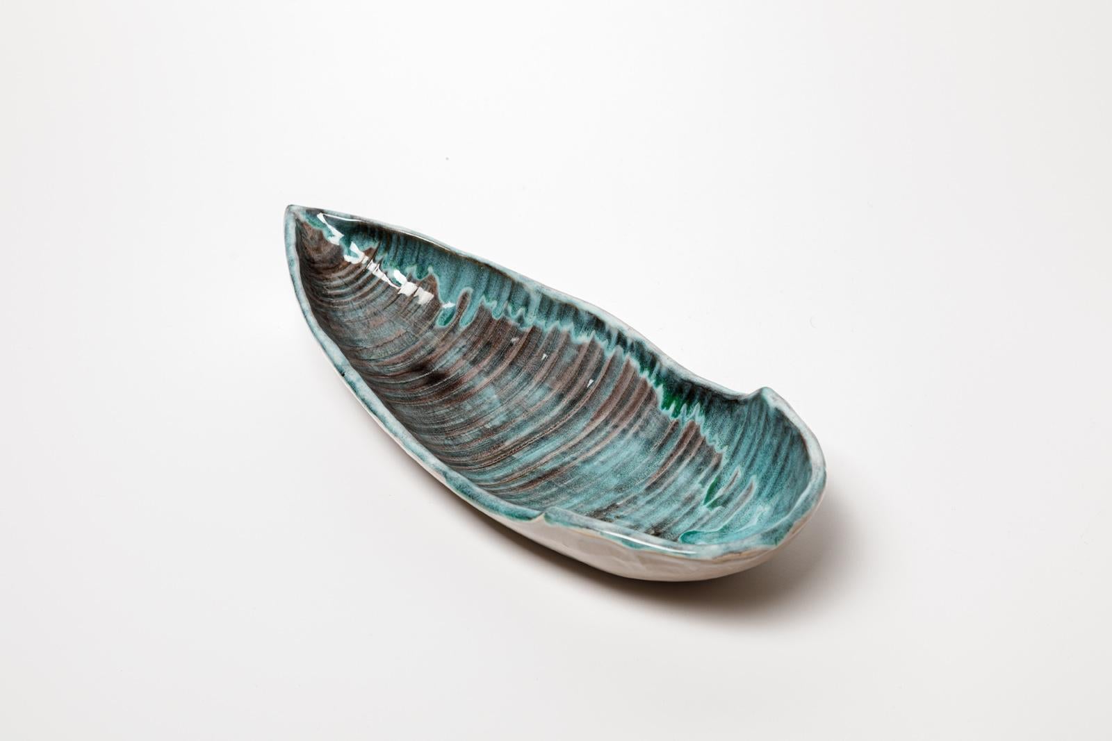 Ceramica Grande piatto da portata in ceramica blu e bianca del XX secolo di Jean Austruy in vendita