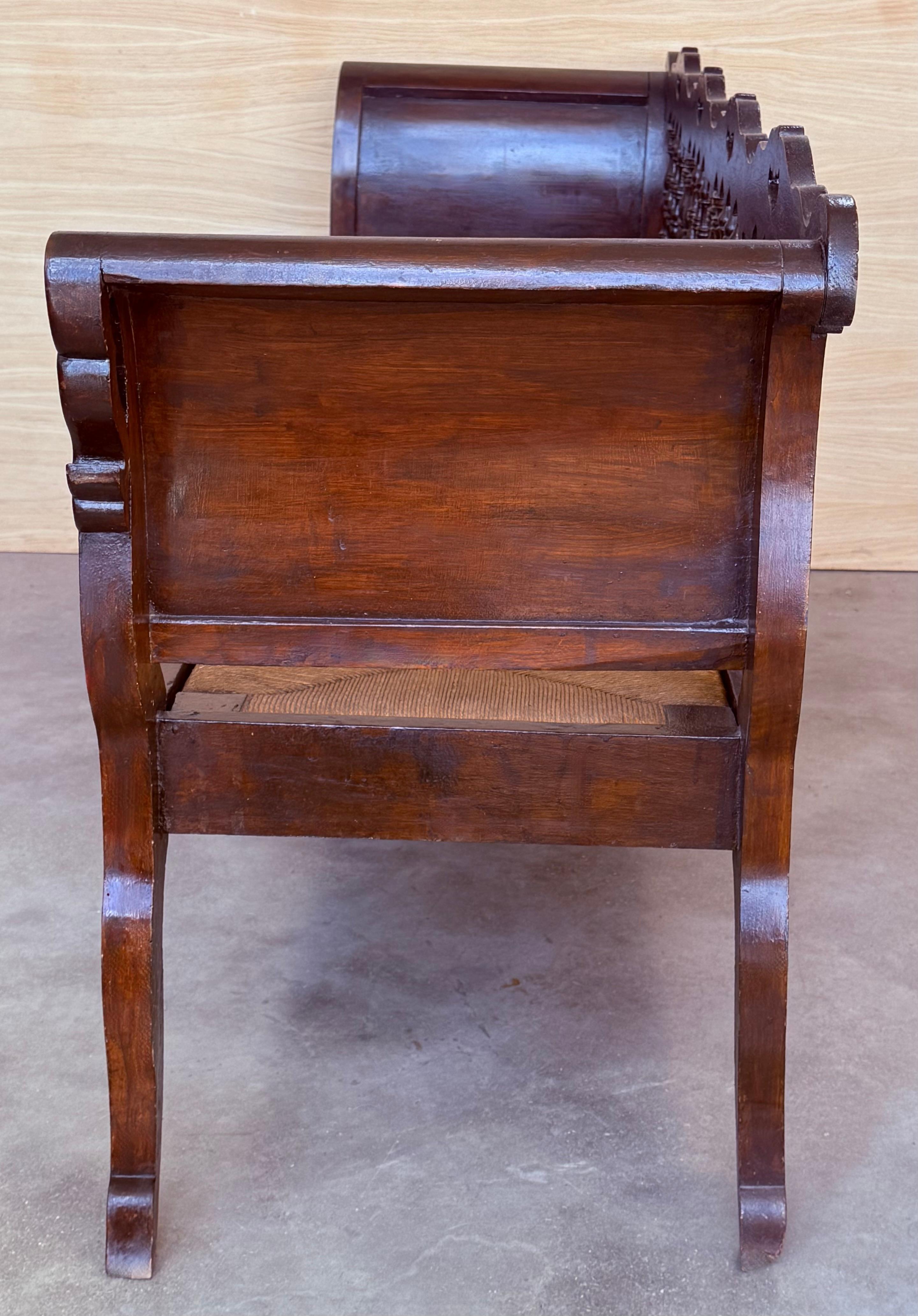 Gran Banco Catalán del Siglo XX en Nogal con Asiento de Caña en venta 4
