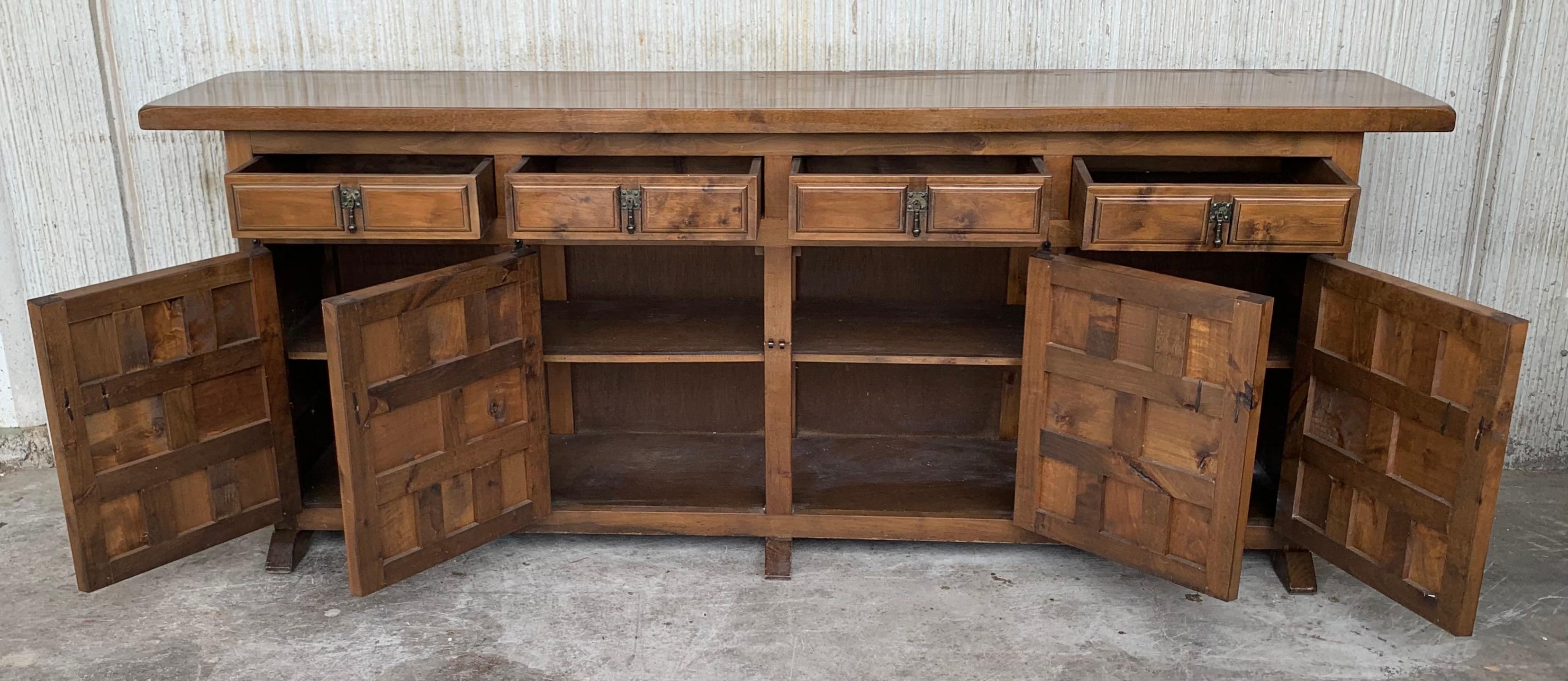 20th Century Large Catalan Spanish Baroque Carved Waln Tuscan Credenza or Buffet In Good Condition In Miami, FL