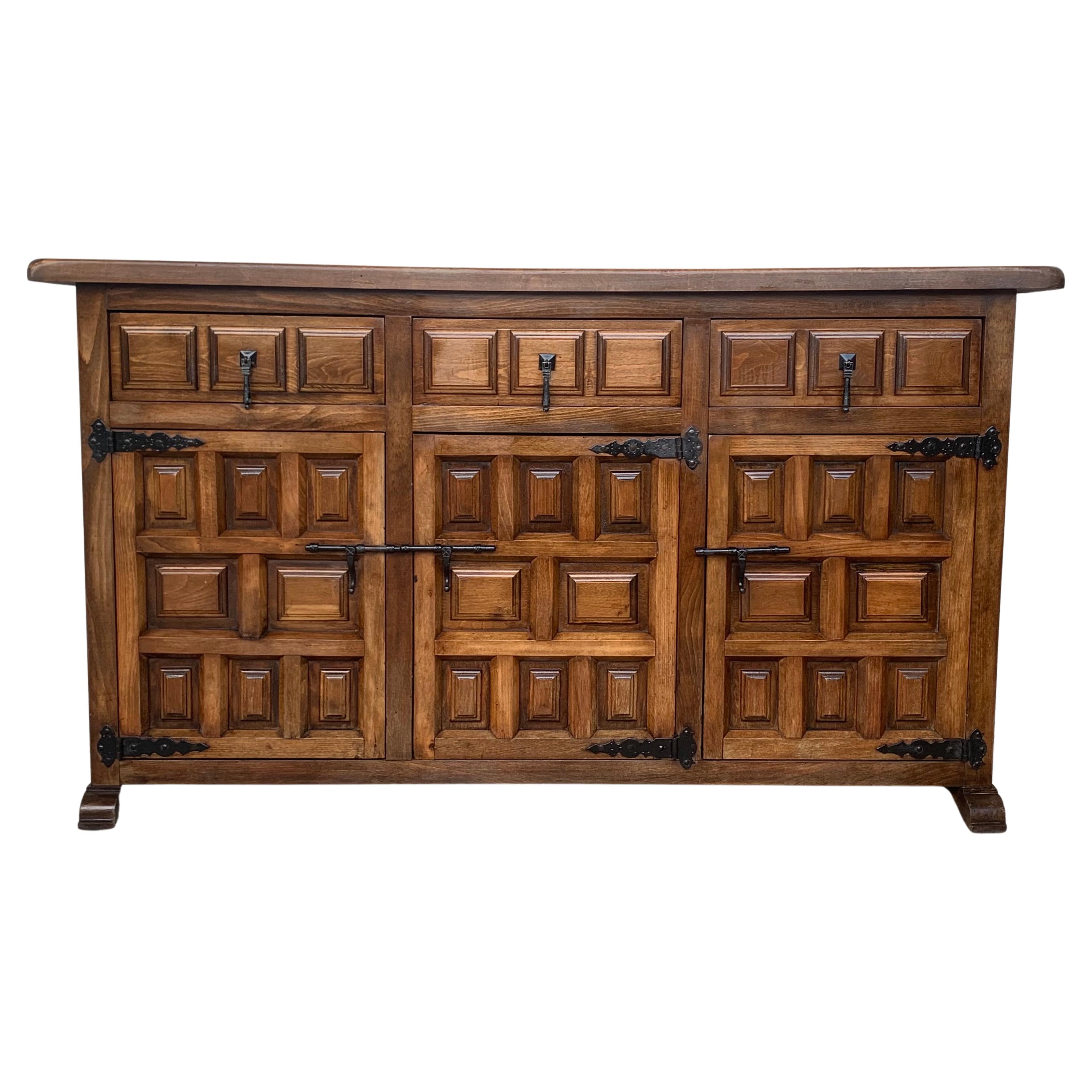 20th Century Large Catalan Spanish Baroque Carved Walnut Cabinet with Three Door
