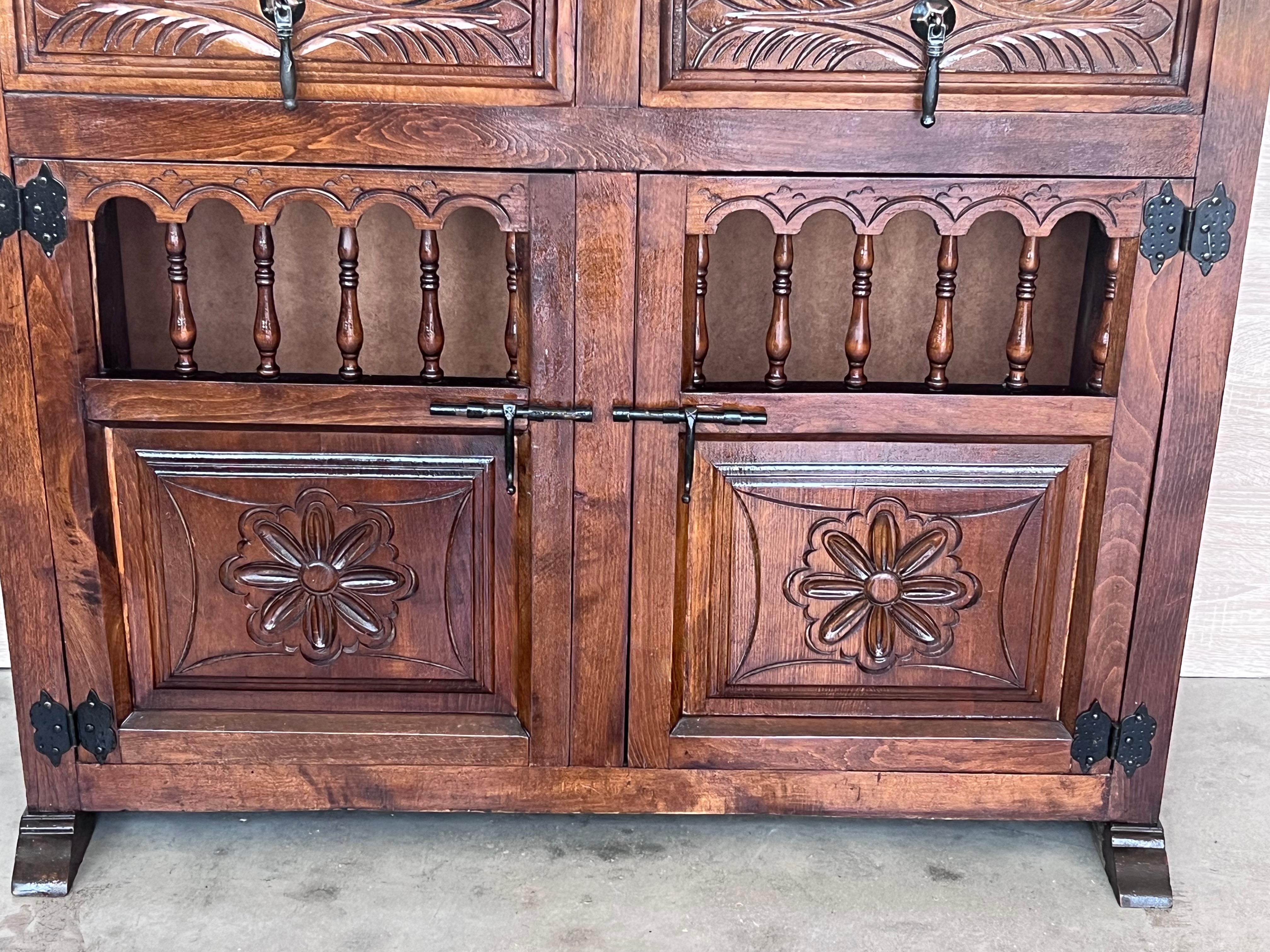 20th Century Large Catalan Spanish Baroque Carved Walnut Credenza or Buffet For Sale 3