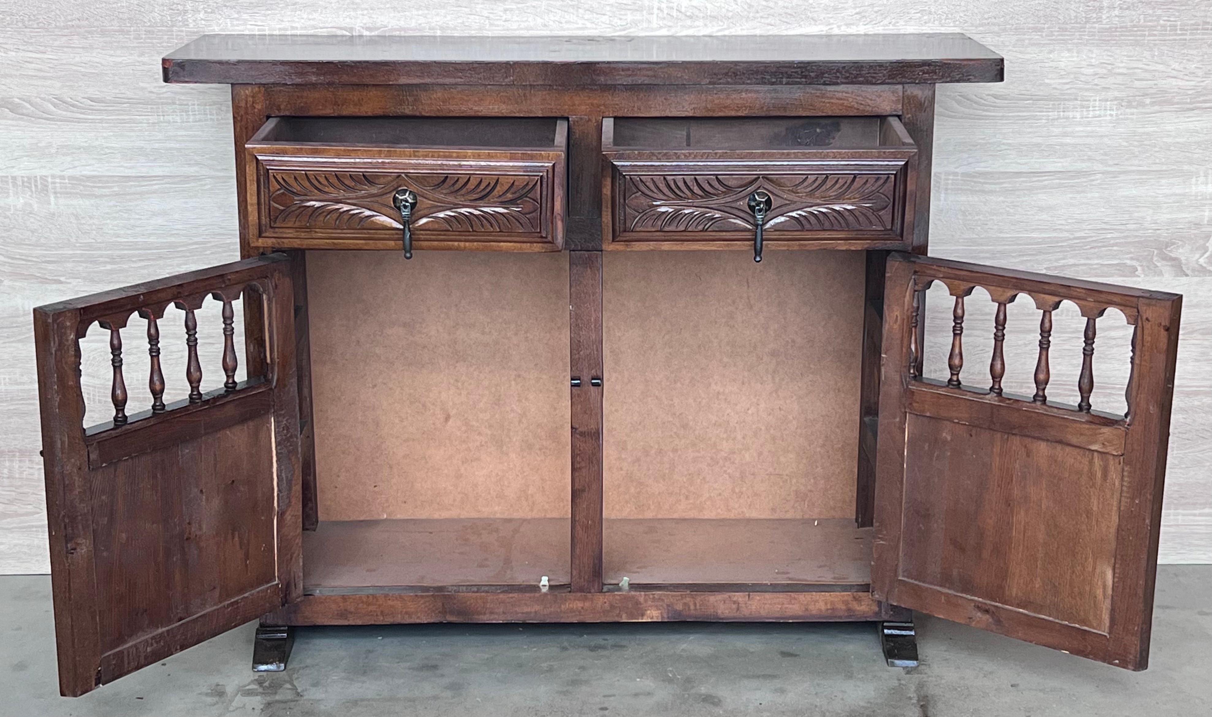 20th Century Large Catalan Spanish Baroque Carved Walnut Credenza or Buffet For Sale 4