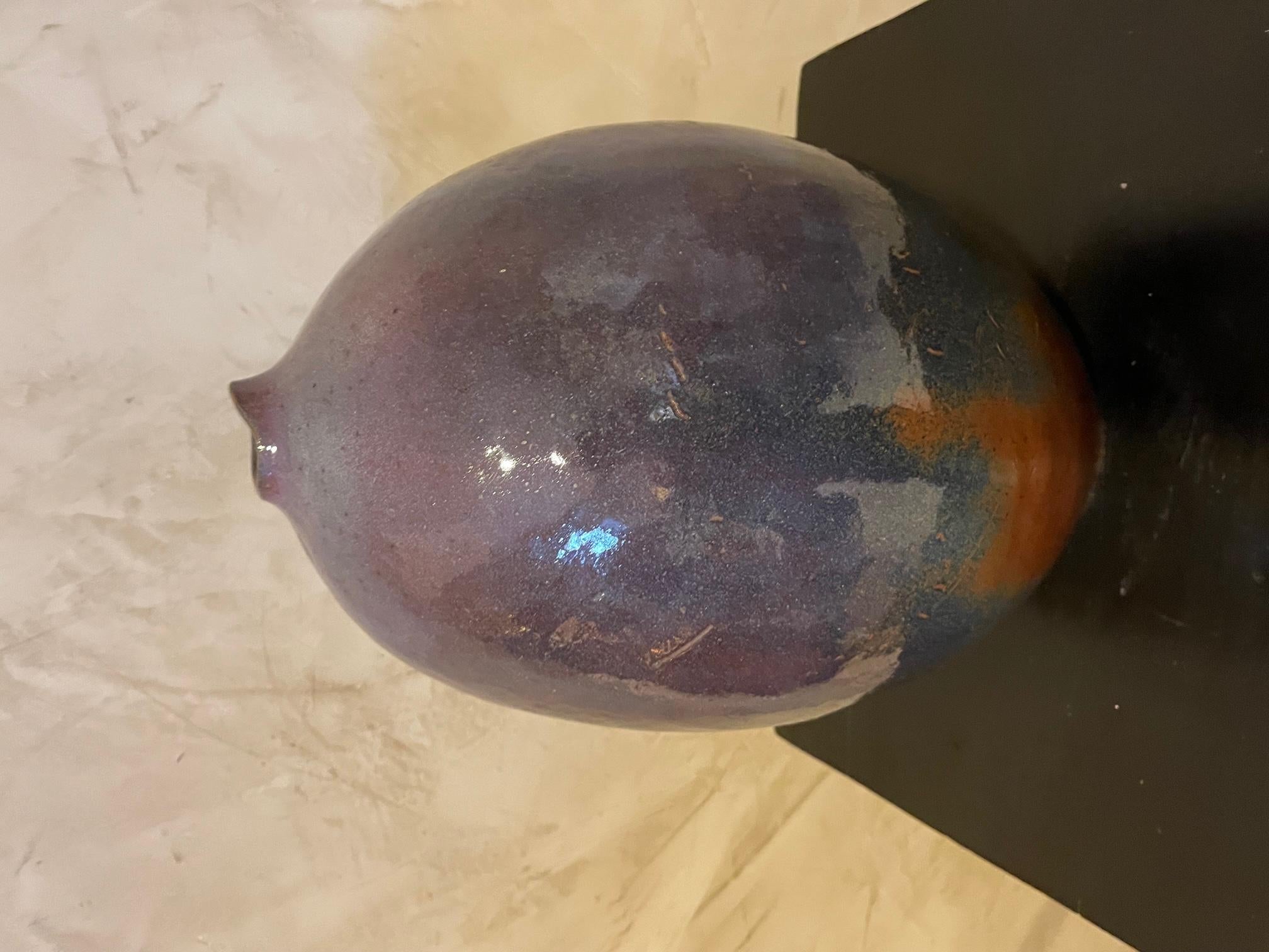 Grand vase en céramique violet et orange du XXe siècle en vente 1