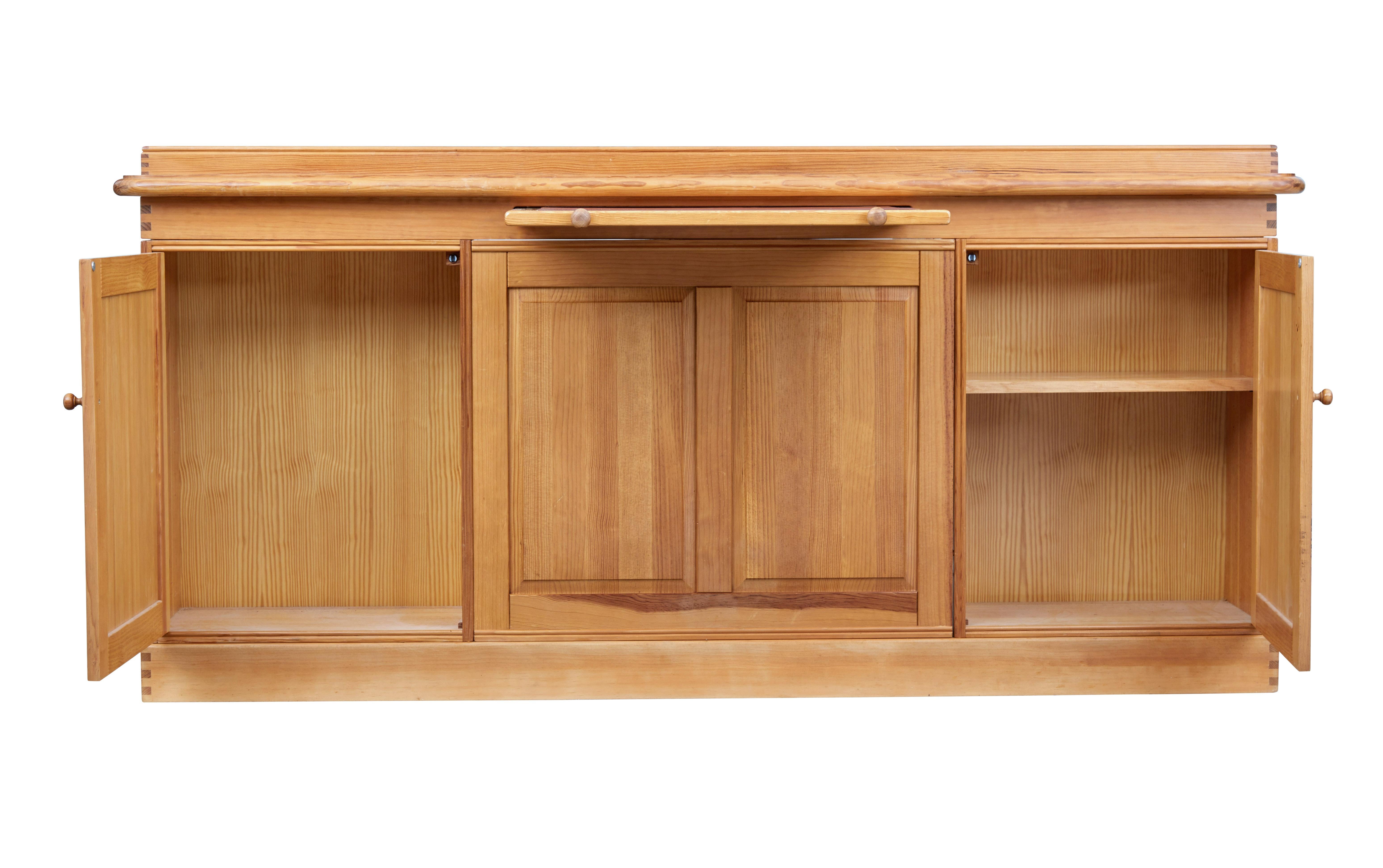 Großer dänischer Kiefernholz-Schreibtisch und Stuhl aus dem späten 20. Jahrhundert von Finn N Hansen (Holzarbeit)