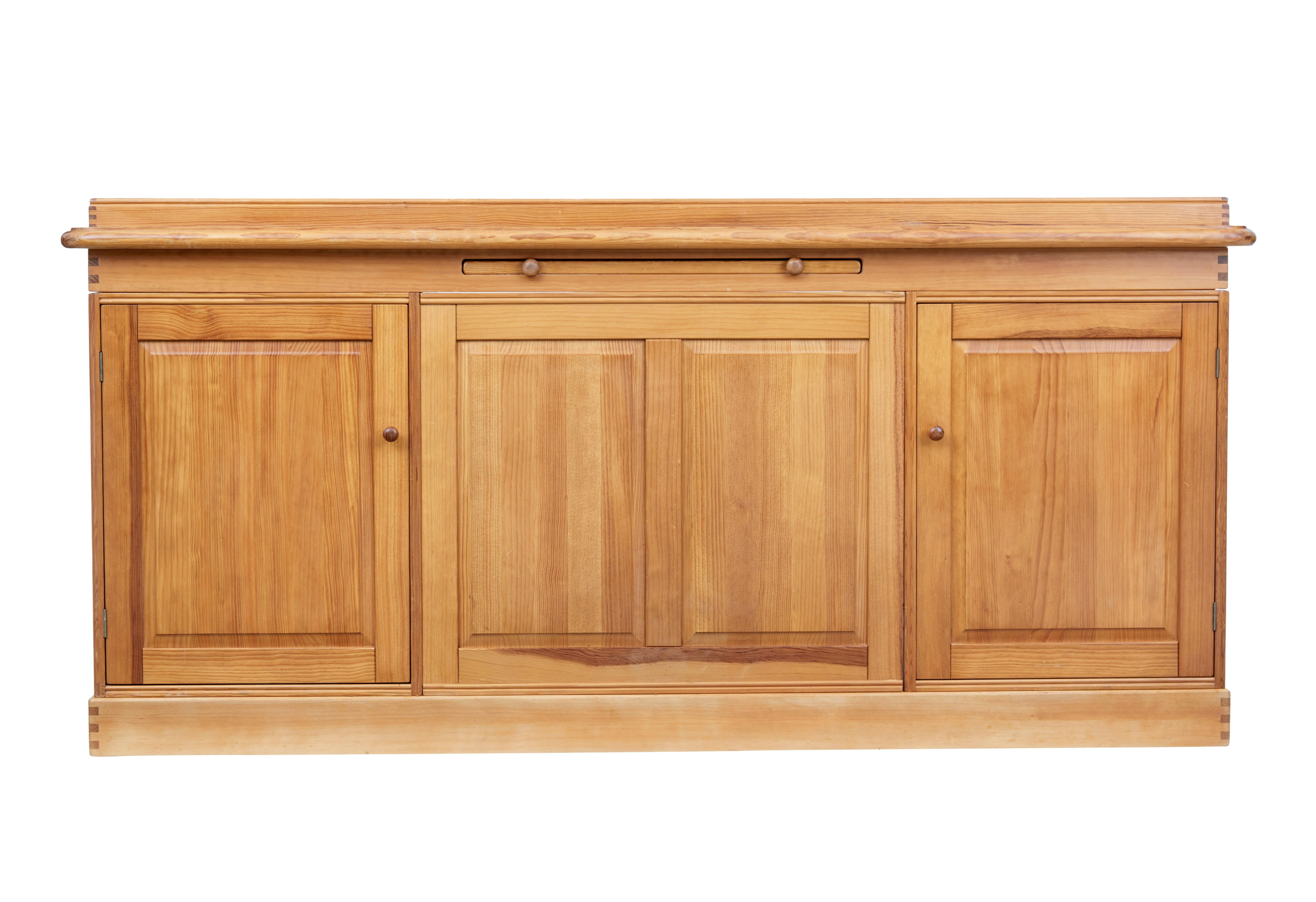 Großer dänischer Kiefernholz-Schreibtisch und Stuhl aus dem späten 20. Jahrhundert von Finn N Hansen im Zustand „Gut“ in Debenham, Suffolk