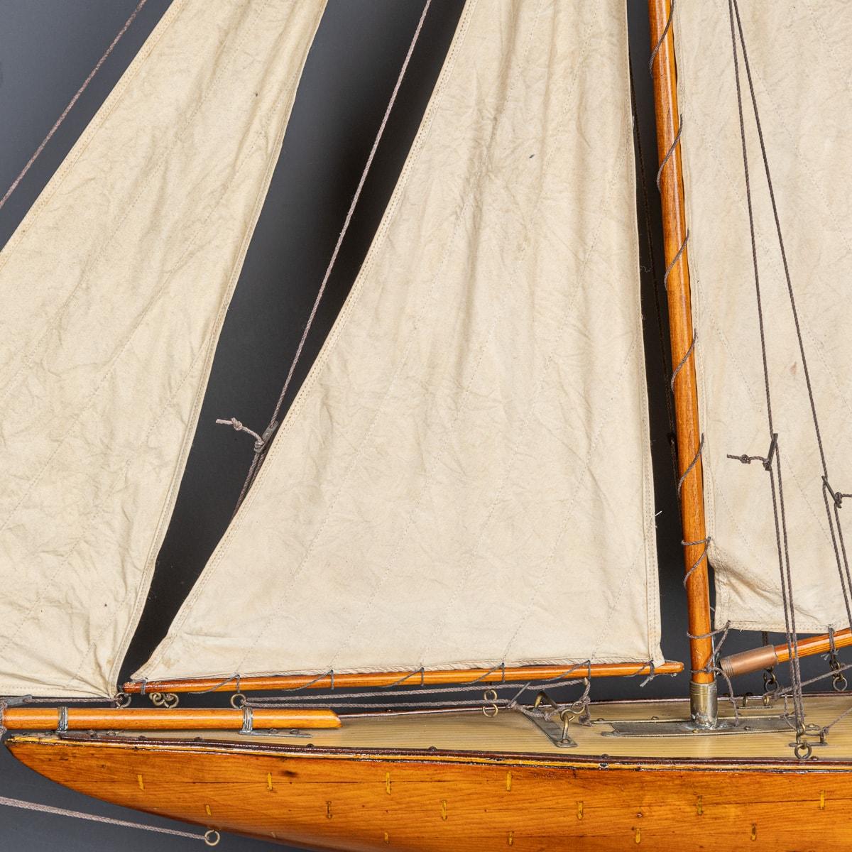 20th Century Large English Made Wooden Pond Yacht c.1930 For Sale 8