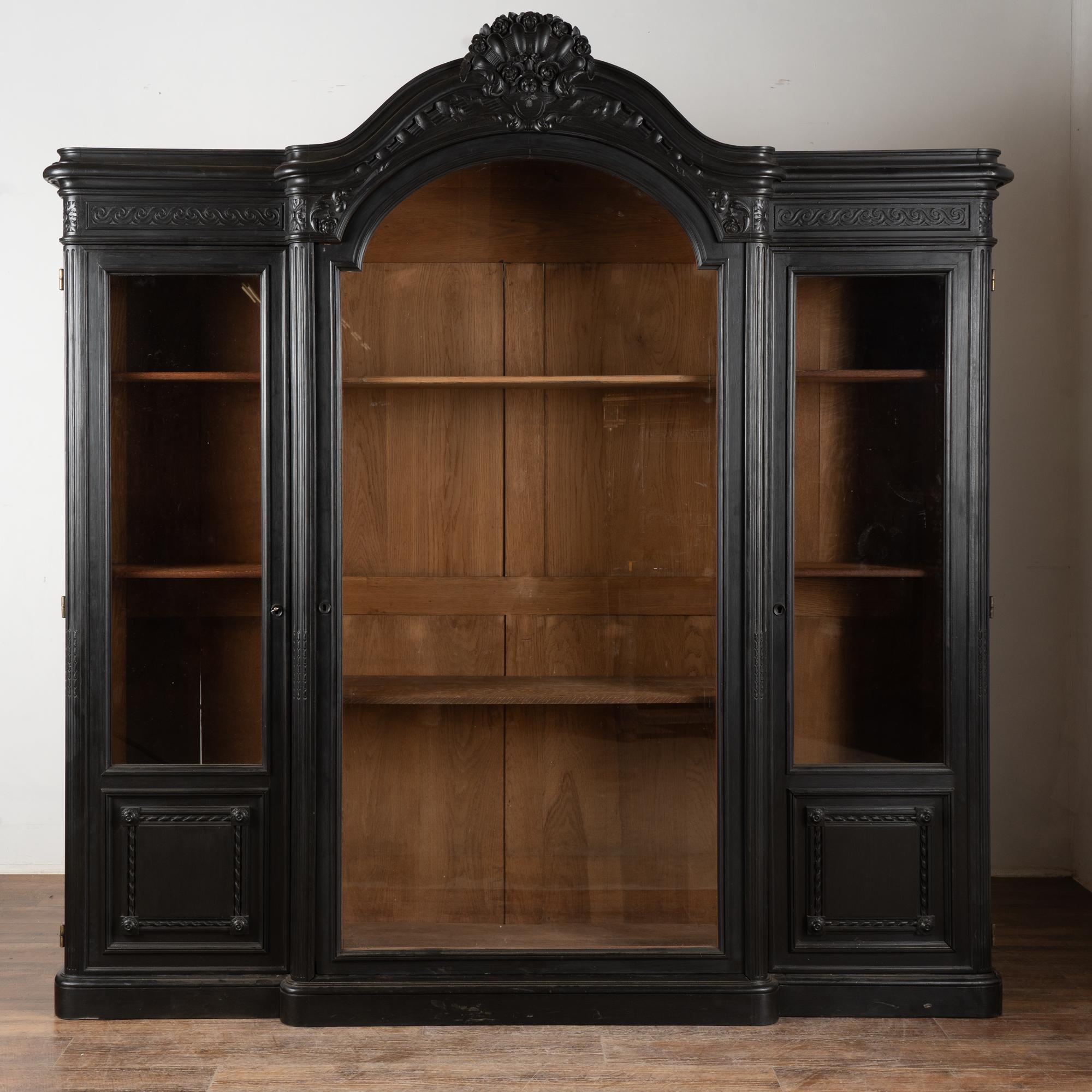 Francese Vetrina libreria in Oak francese del XX secolo con ripiani regolabili in vendita