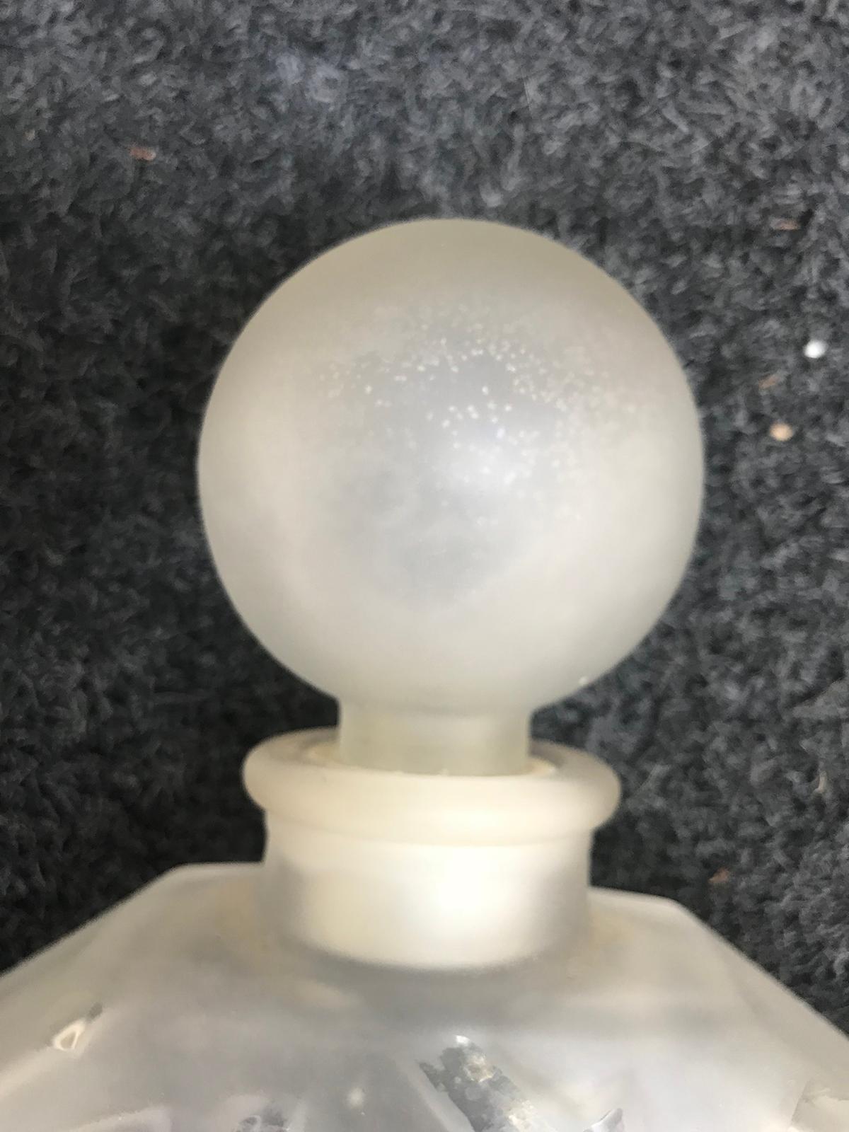 Grande bouteille de parfum française du 20ème siècle par JC Brosseau Bon état à Atlanta, GA