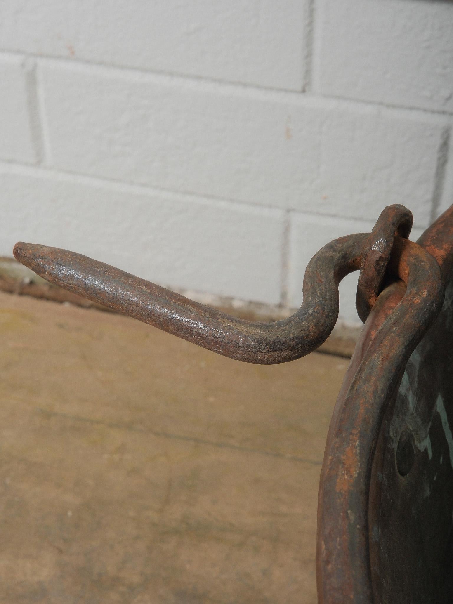 20th Century Large Hand-Forged Copper Pot with Extended Iron Handles en venta 1