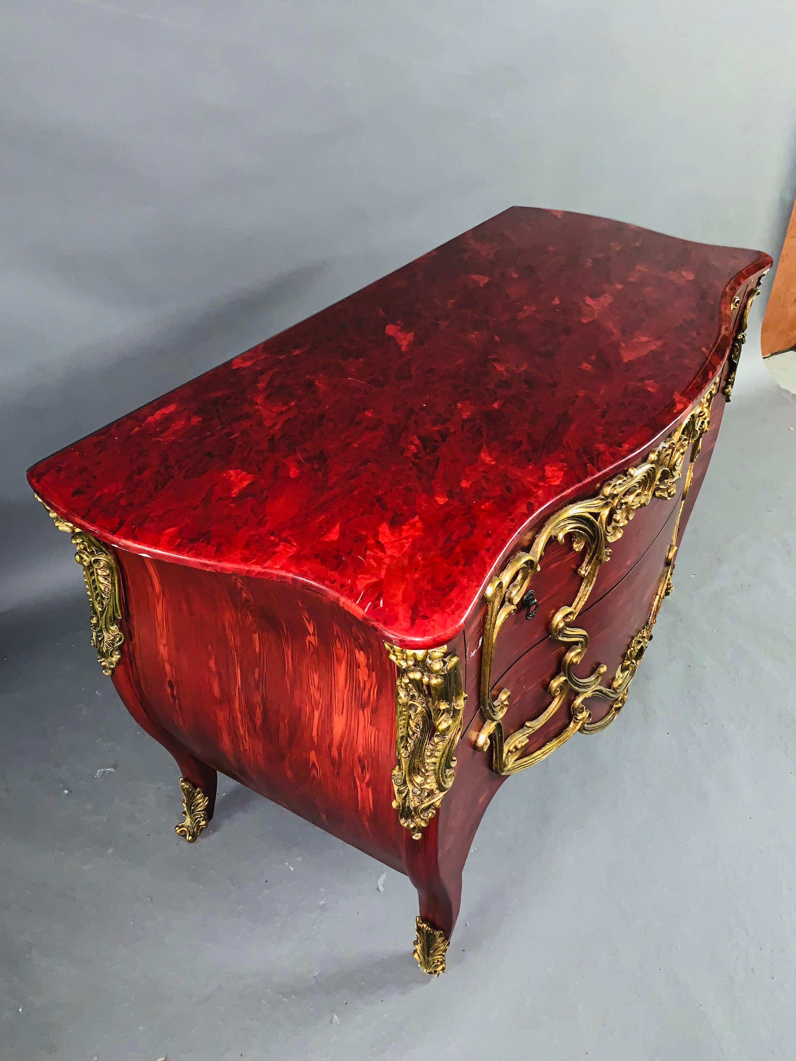 20th Century Large Louise Quinze Style Commode in Red with Ornamentik For Sale 6