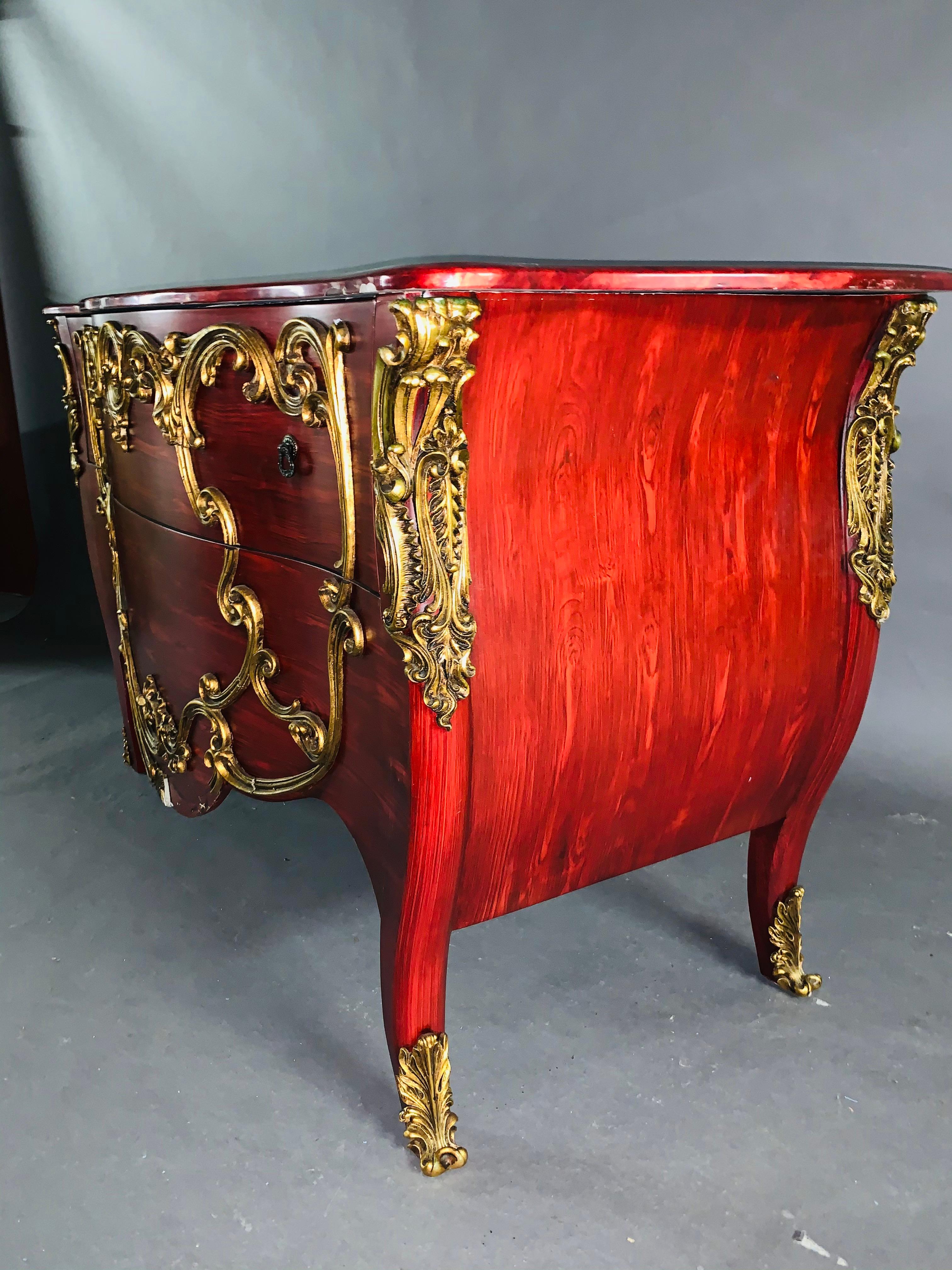 20th Century Large Louise Quinze Style Commode in Red with Ornamentik For Sale 2
