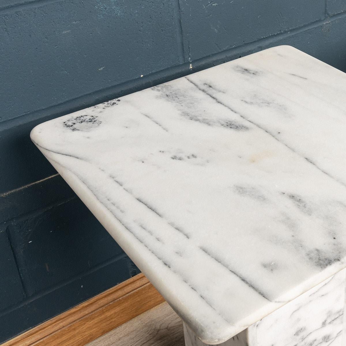 20th Century Large Pair of Side Tables in Calacatta Marble, Italy 6