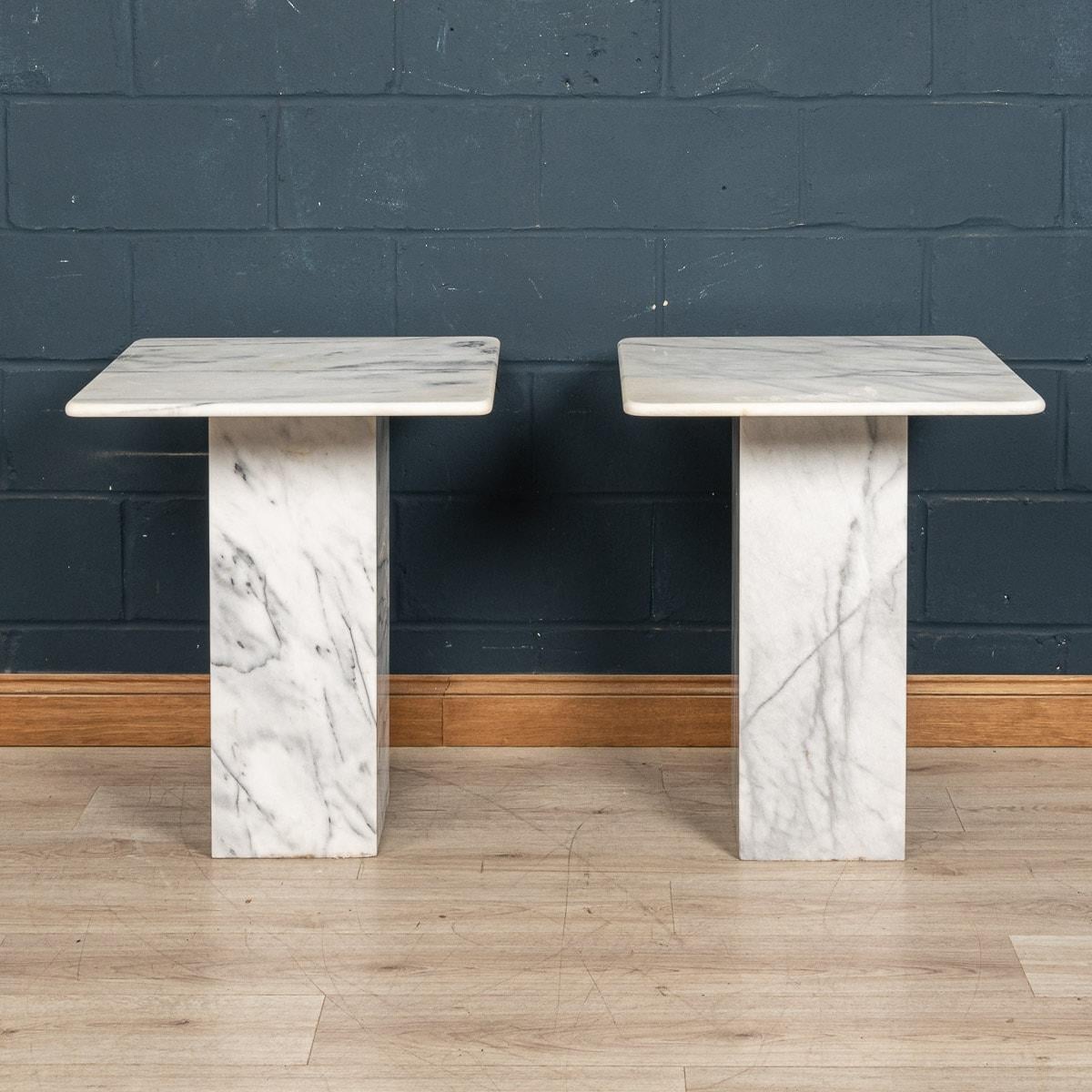 20th Century Large Pair of Side Tables in Calacatta Marble, Italy 2