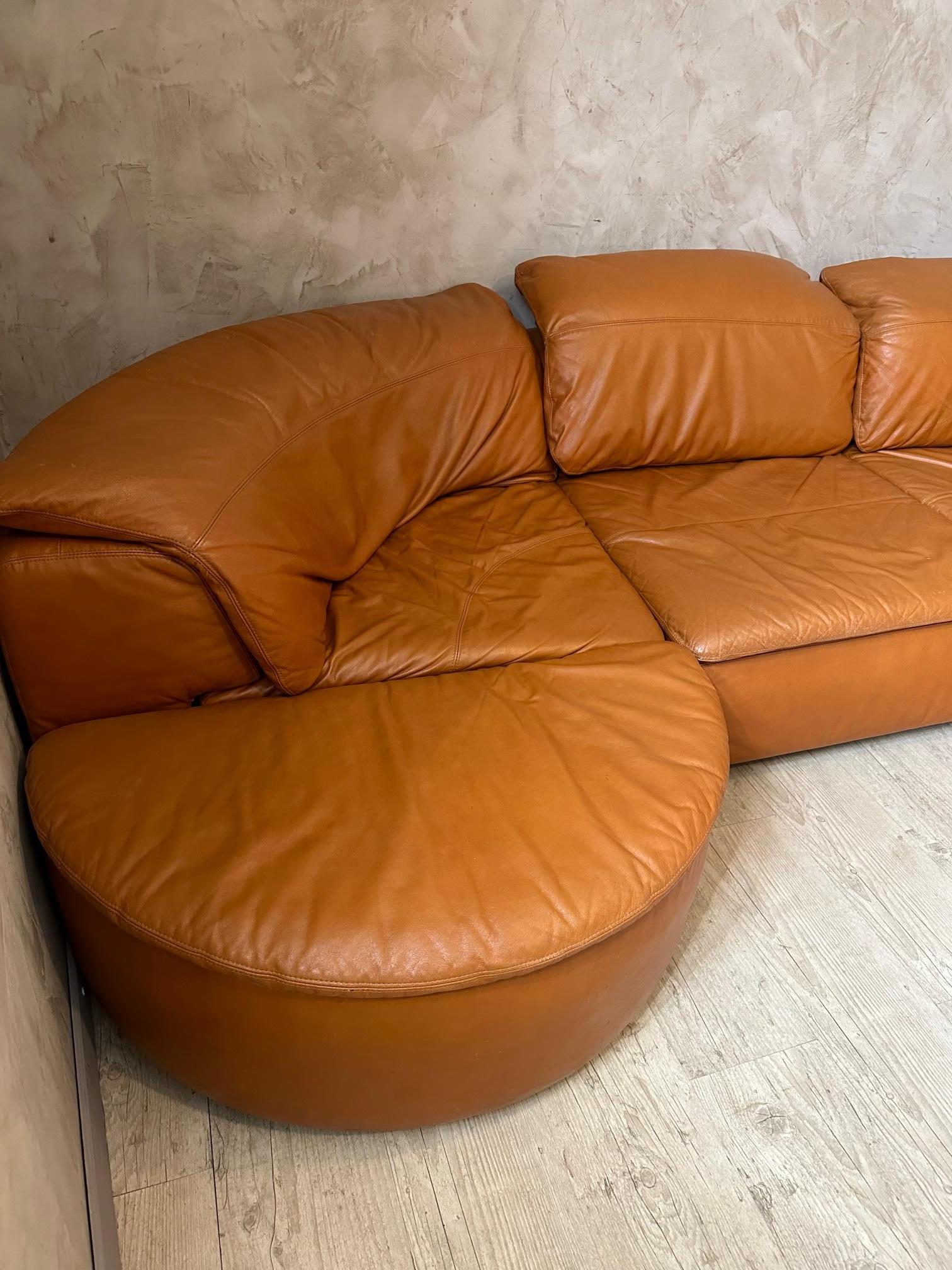 20th century Large Rounded Modular Leather Sofa by Laauser, 1970s 5