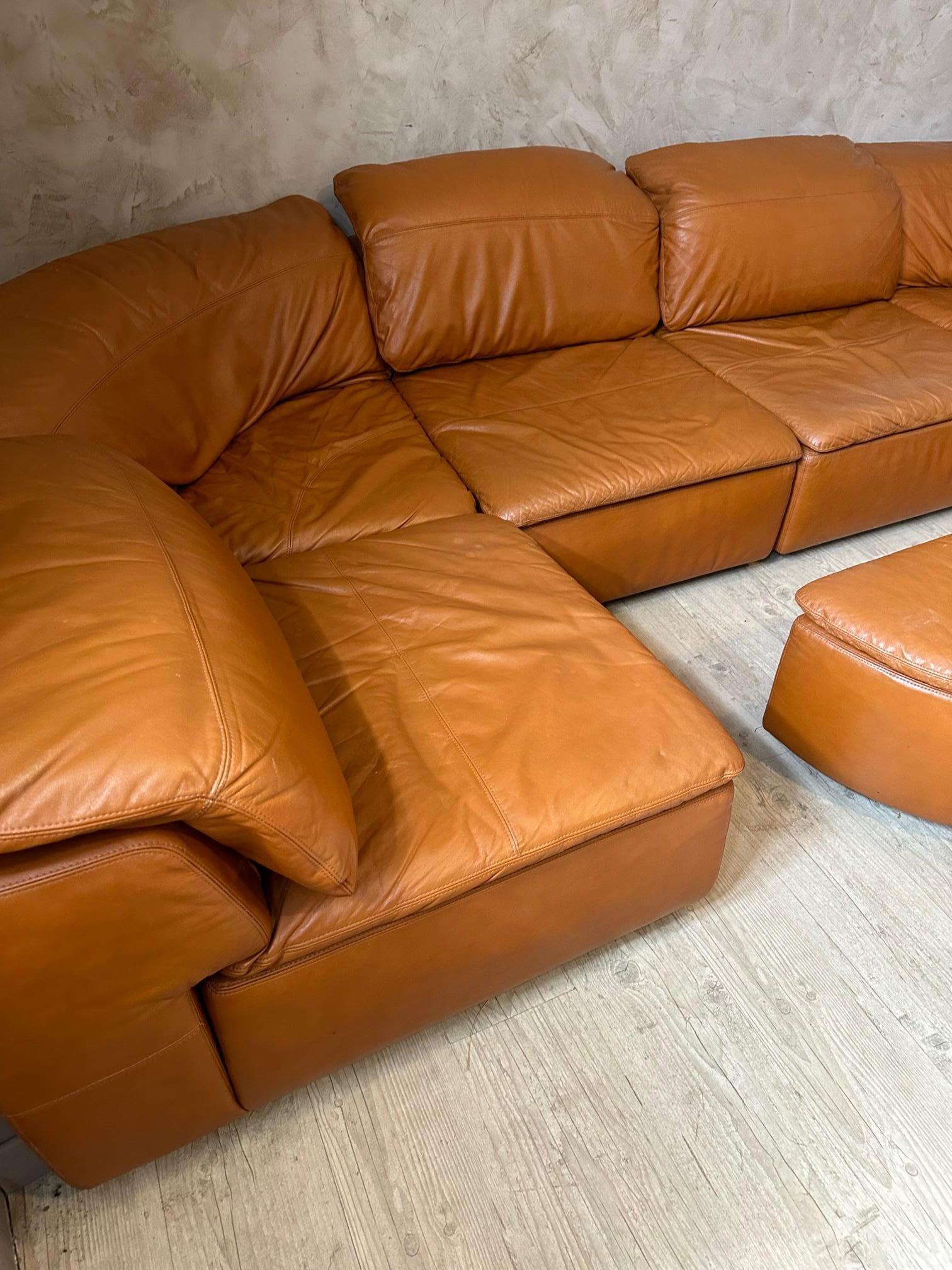20th century Large Rounded Modular Leather Sofa by Laauser, 1970s 7