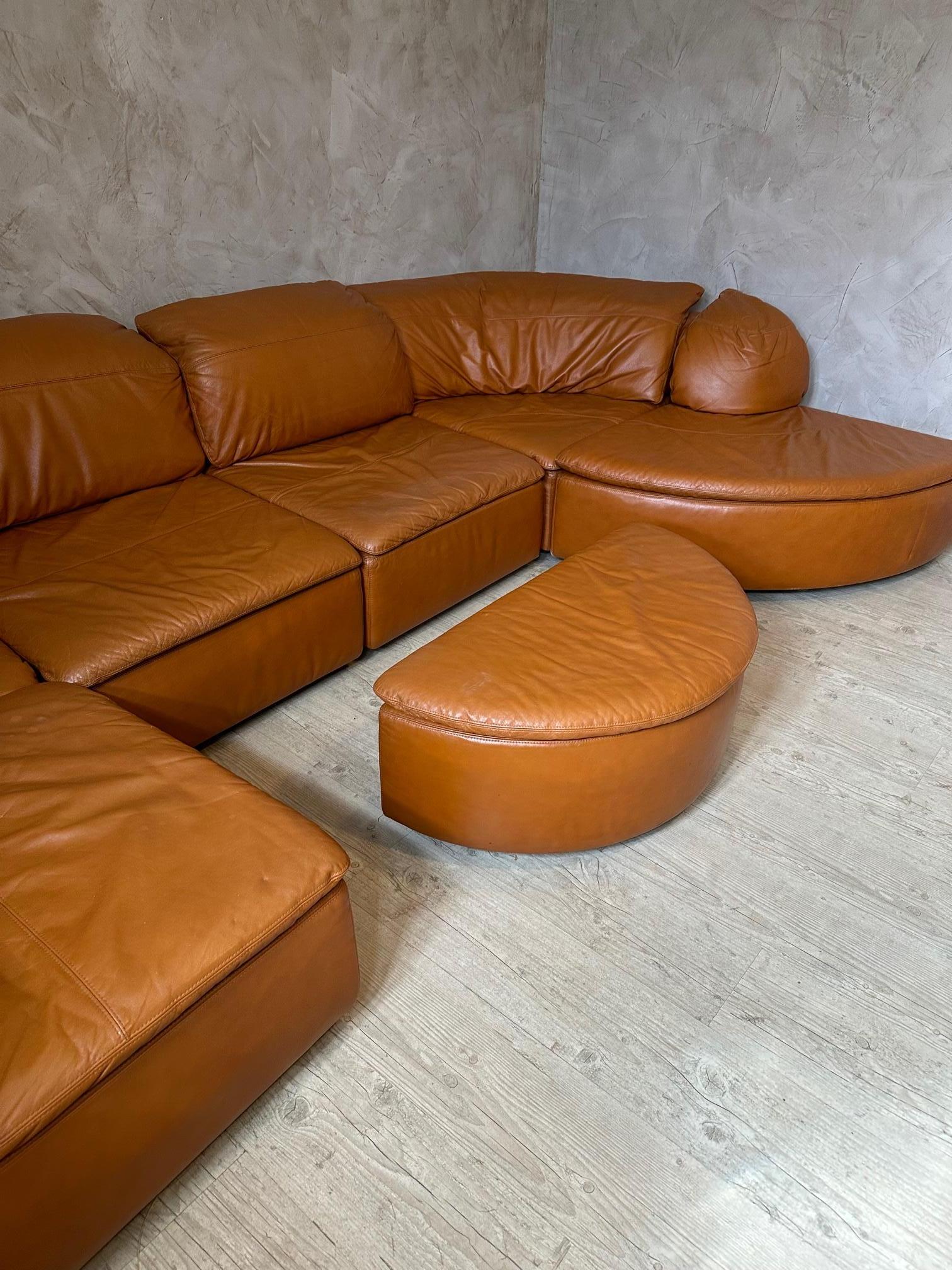 20th century Large Rounded Modular Leather Sofa by Laauser, 1970s 8