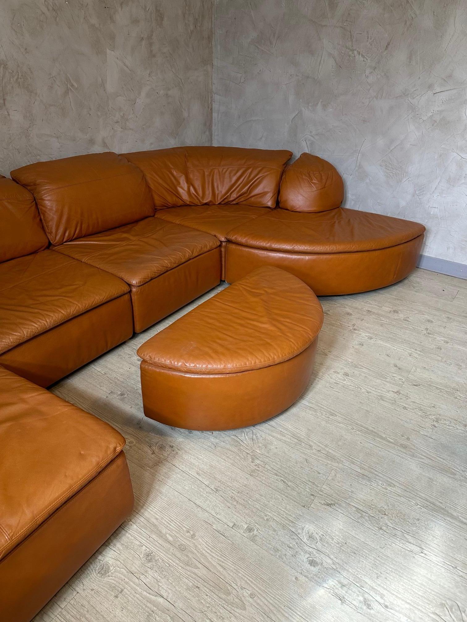 20th century Large Rounded Modular Leather Sofa by Laauser, 1970s 9
