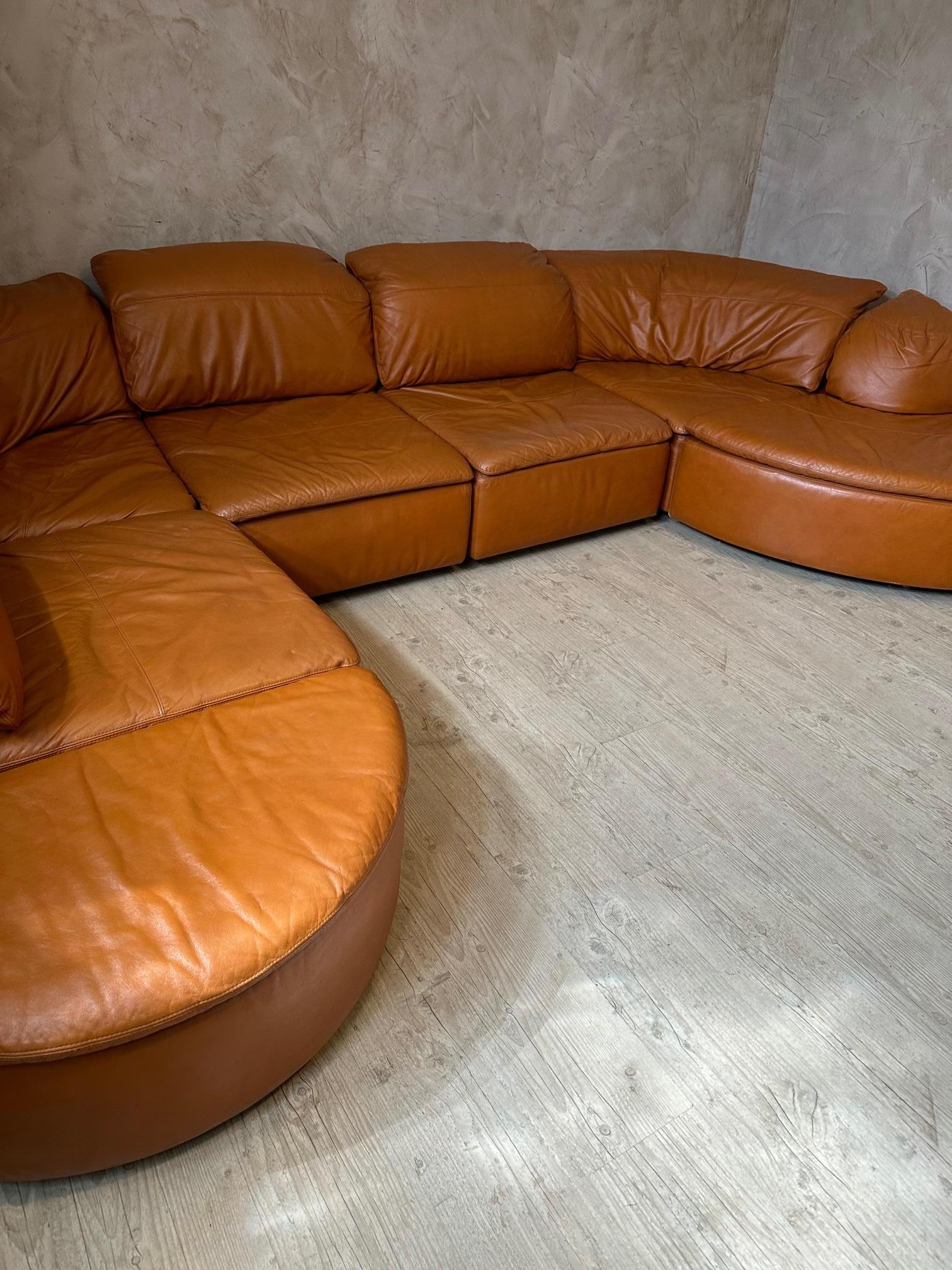 20th century Large Rounded Modular Leather Sofa by Laauser, 1970s 10