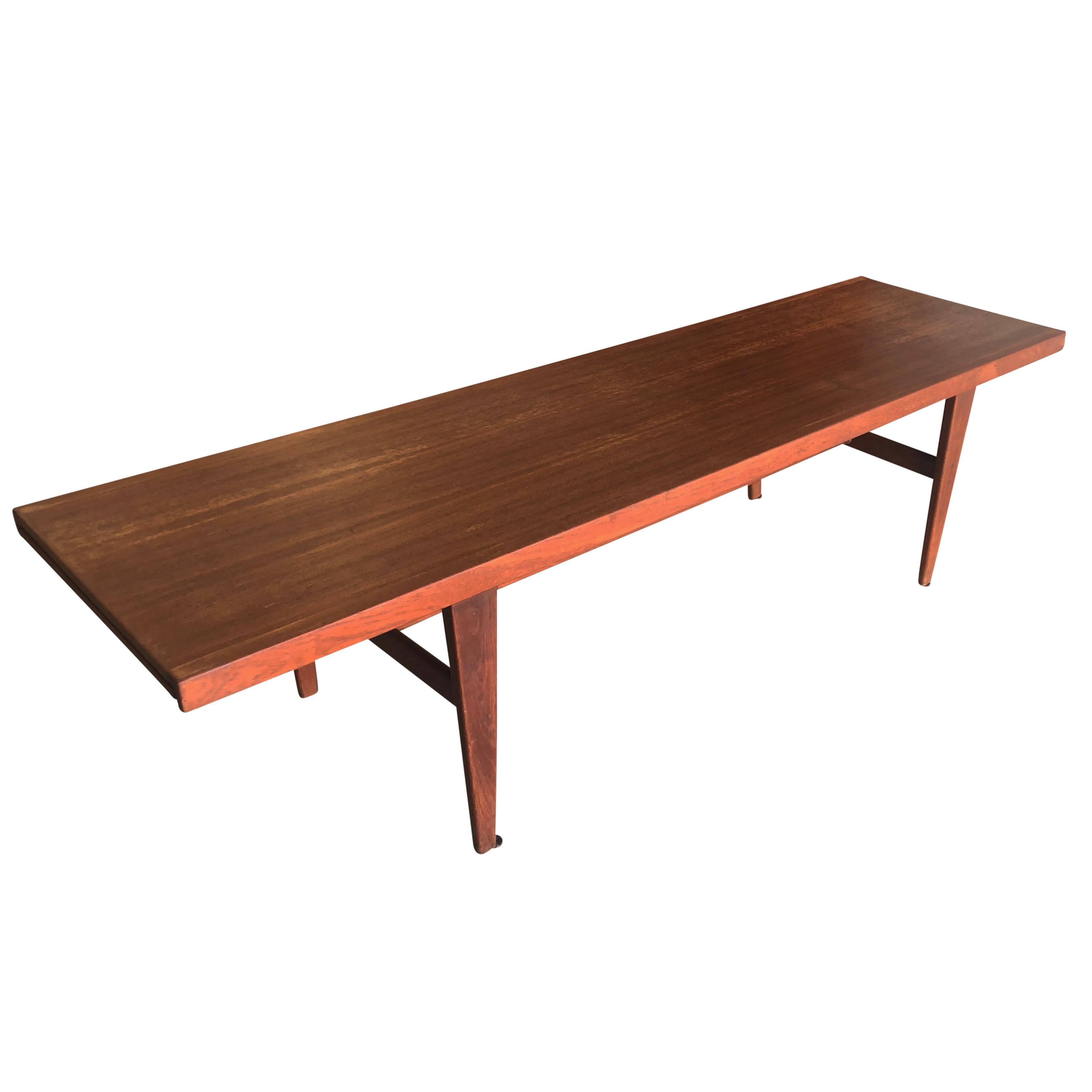 Danois 20th Century Danish Teak Coffee Table - Large Vintage Scandinavian Side Table en vente