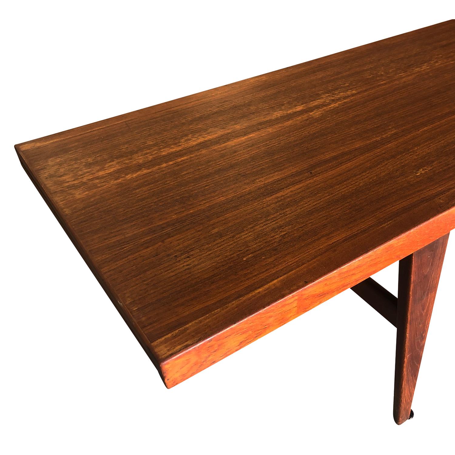 20th Century Danish Teak Coffee Table - Large Vintage Scandinavian Side Table In Good Condition For Sale In West Palm Beach, FL