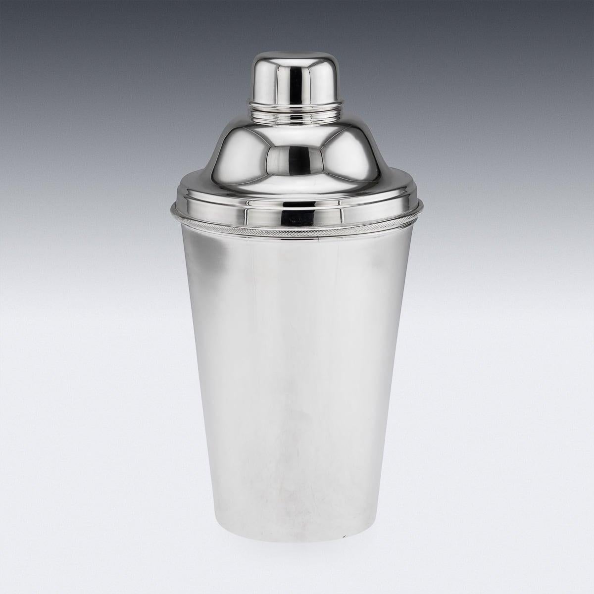 Ein versilberter Cocktail-Shaker von Dunhill London aus dem 20. Großer, geschwungener Deckel mit Seilband am Rand, konisch zulaufender Korpus. Ob als einzelnes Sammlerstück oder als Teil einer Bargeschirr-Kollektion, dieser exquisite Shaker