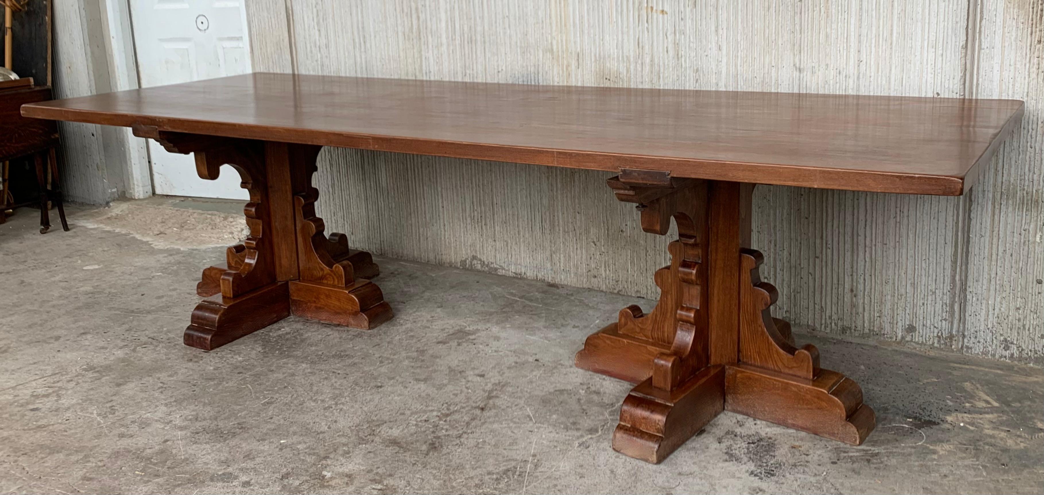 20th Century Large Spanish Walnut Pedestal Dining or Conference Table In Good Condition In Miami, FL